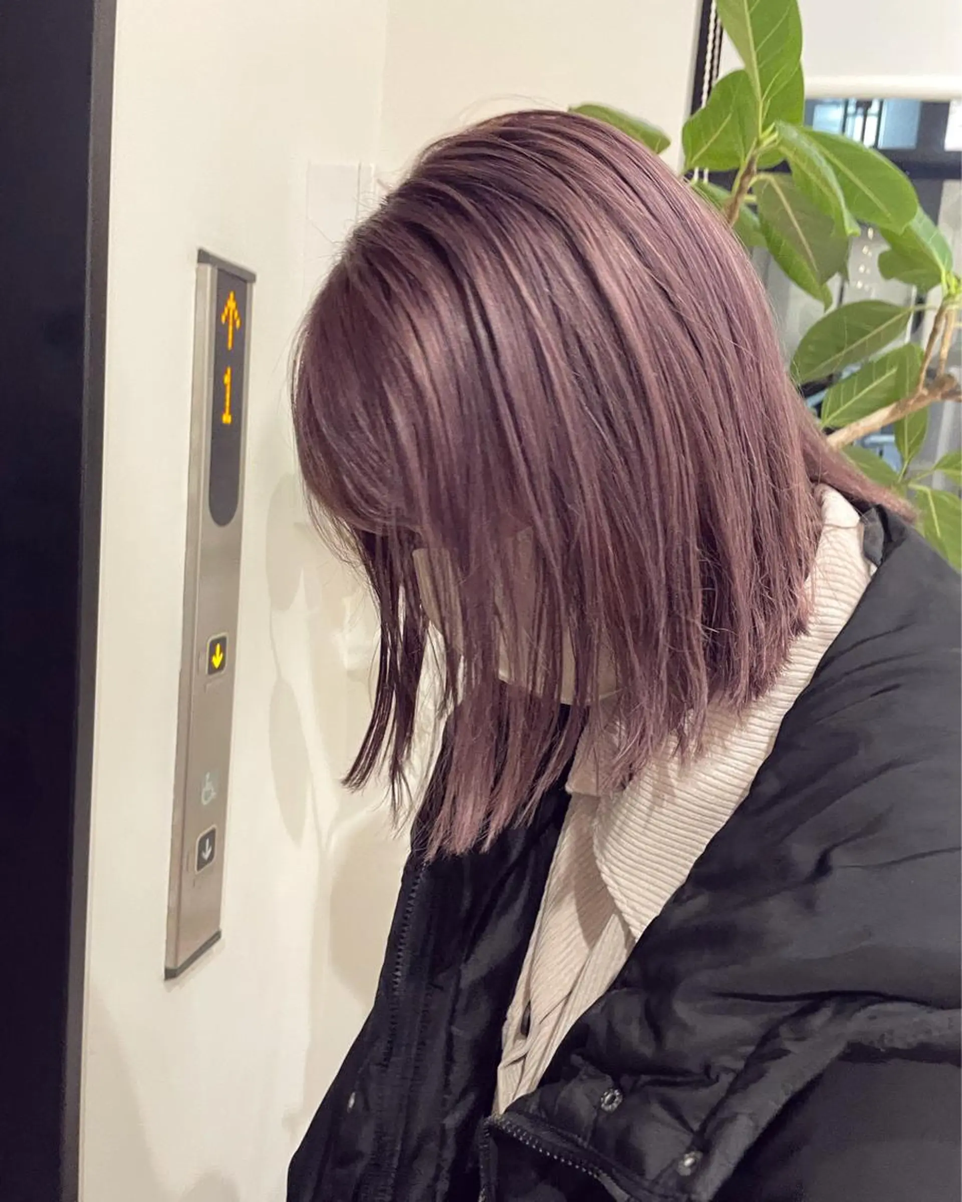 ショート カラー ヘアアレンジ 耳つぼ屋さん ‎🤍りりのヘアスタイル