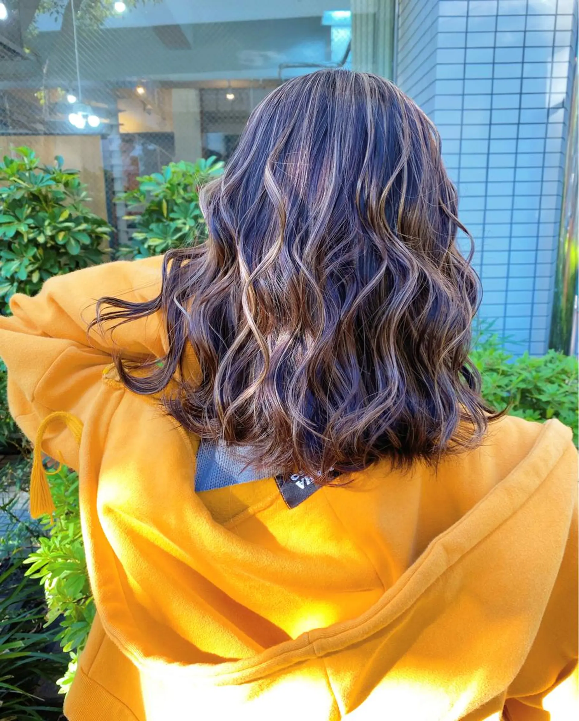 ミディアム カラー バレイヤージュ ブリーチ 透明感カラー デザインカラー グレージュ ヘアカラー トリートメント 💖ハイライト/ハイ トーン💖MIKIのヘアスタイル