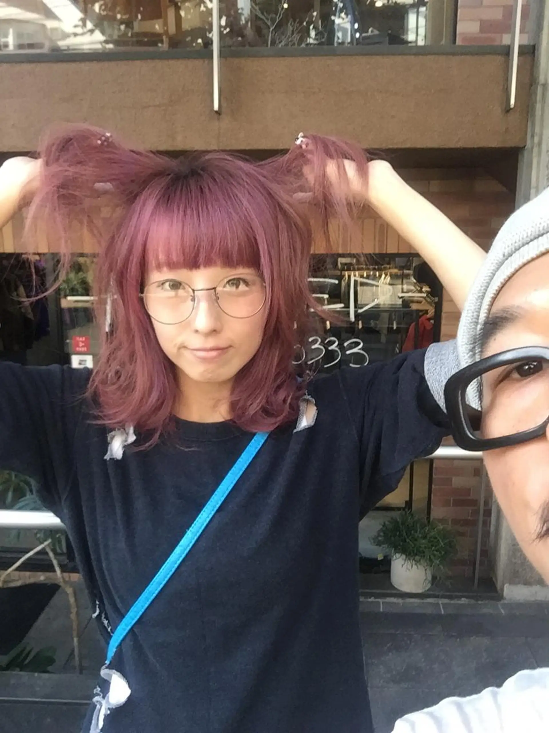 セミロング カラー ブリーチ ピンクカラー バイオレットカラー ニシムラ コウイチのヘアスタイル