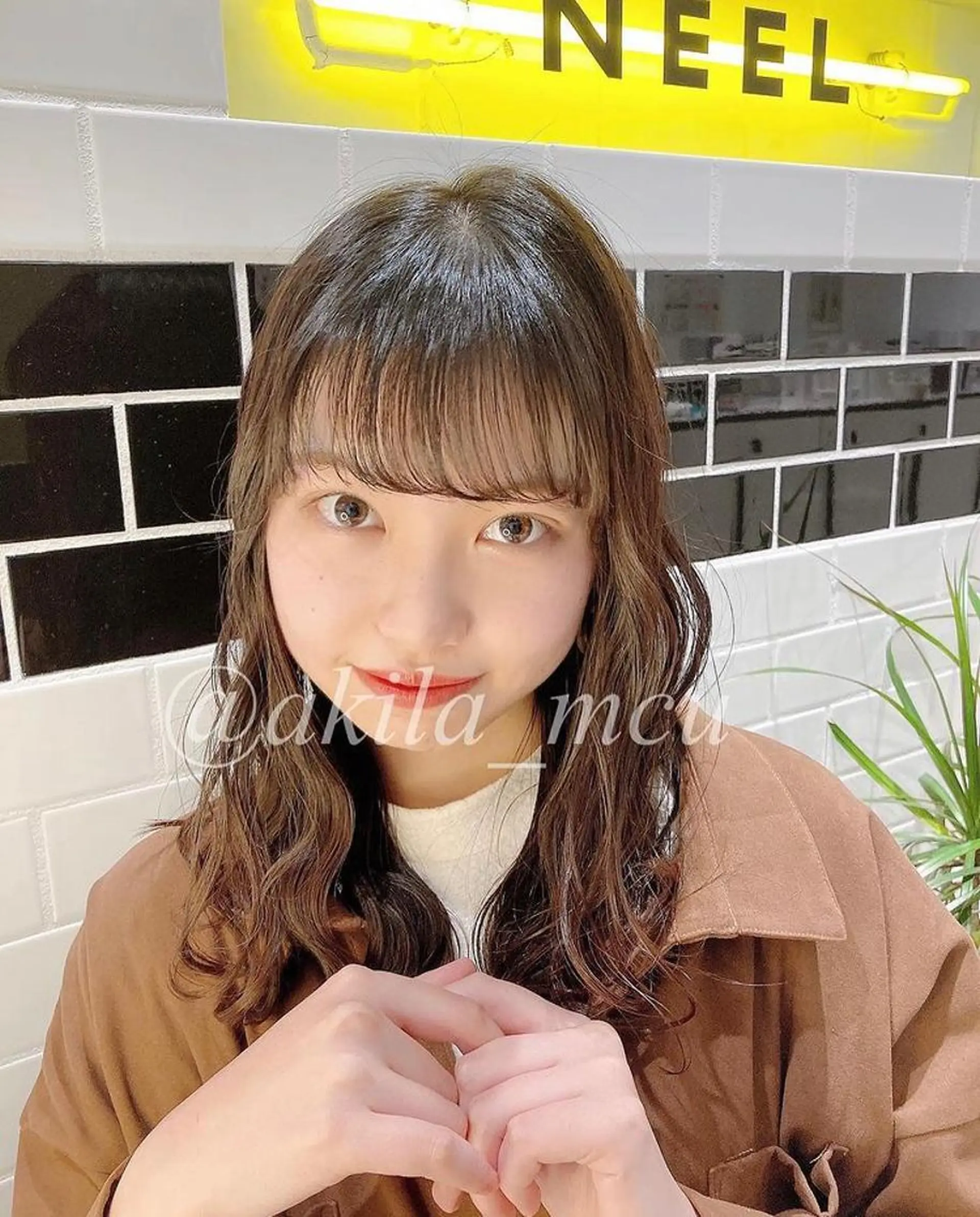 ロング カラー ヘアアレンジ シースルーバング エグチ アキラのヘアスタイル