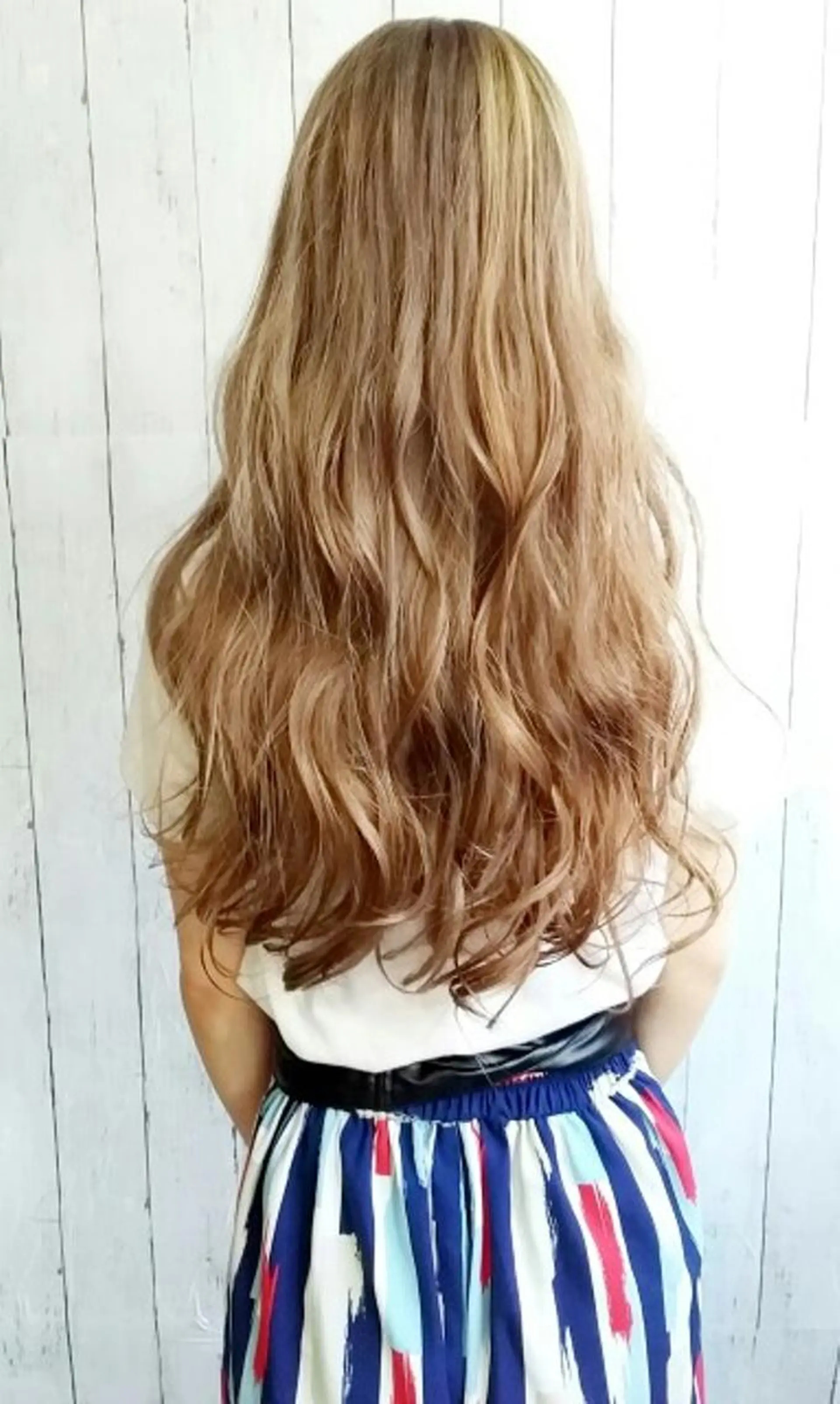 ロング カラー ベージュカラー ミルクティーベージュ alpha. カラーエクステ下妻のヘアスタイル