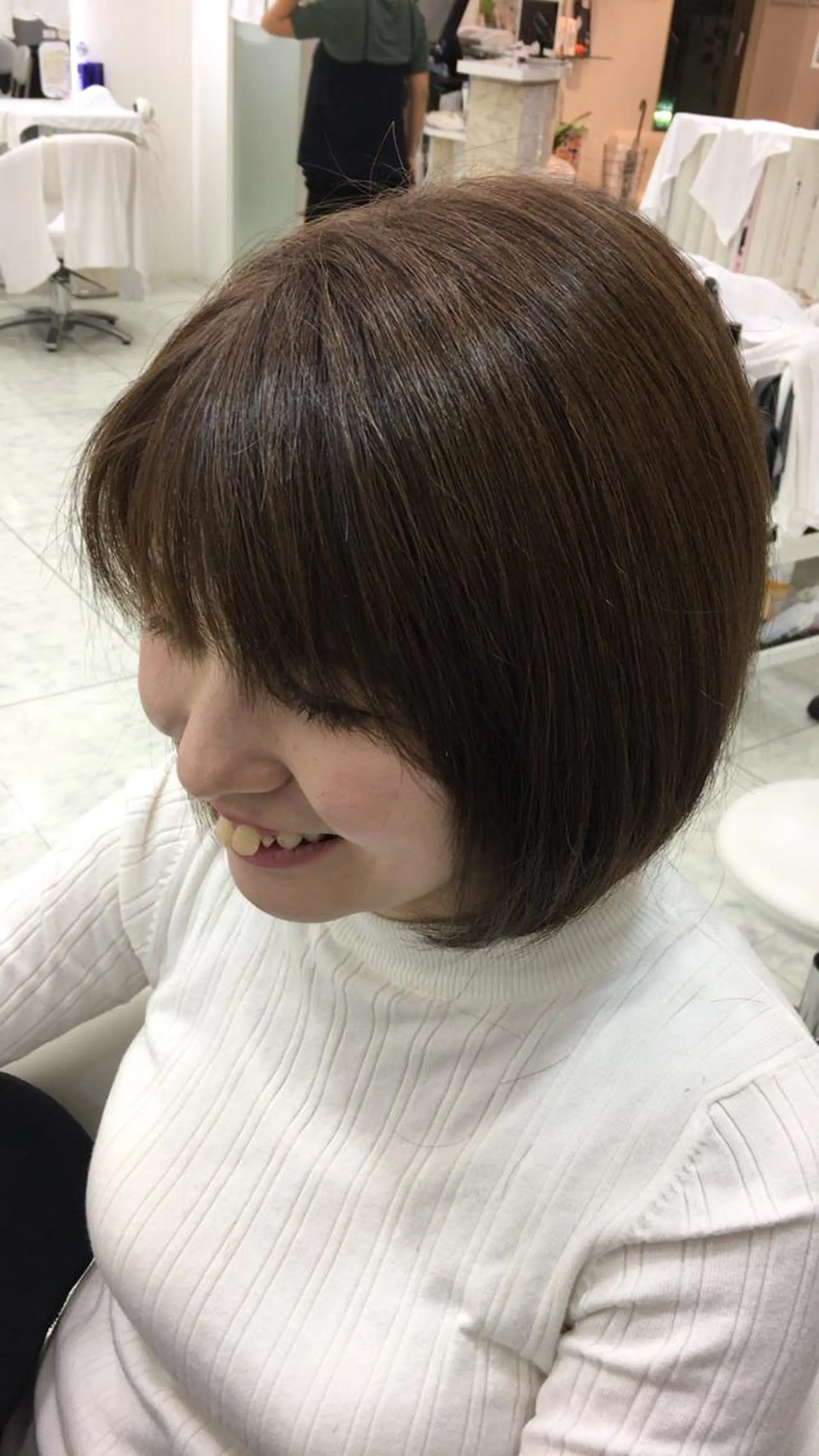 ショート カラー イルミナカラー ボブ 佐藤 祥太のヘアスタイル