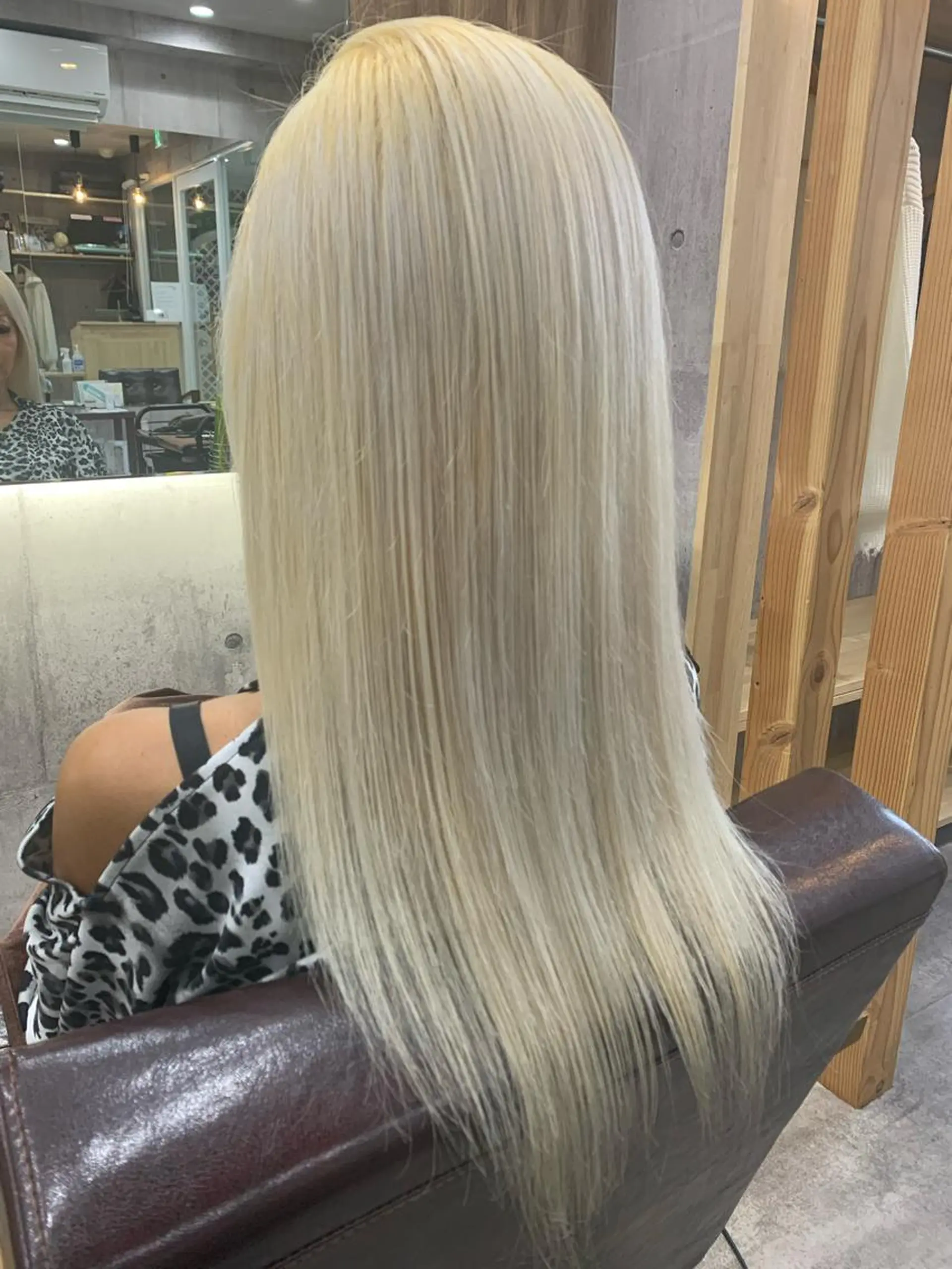 ロング カラー バレイヤージュ ブリーチ ケアブリーチ ダブルカラー イヤリングカラー ヘアカラー トリートメント memento 斎藤大覚のヘアスタイル