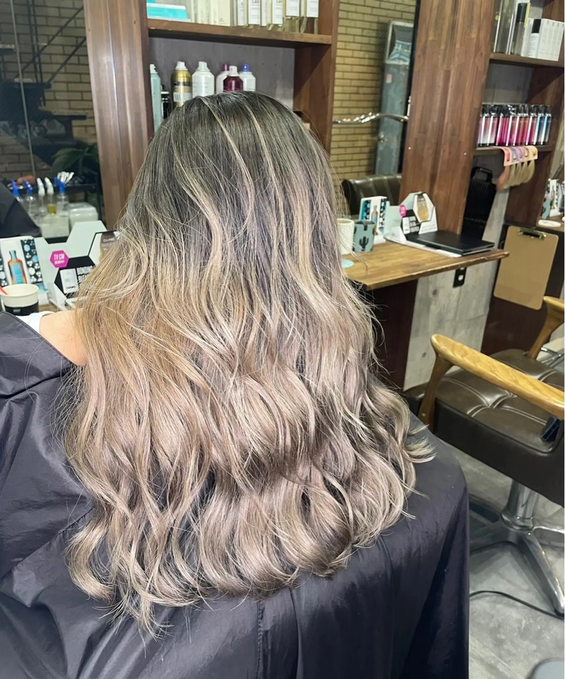 セミロング カラー バレイヤージュ レイヤーカット ヘアカラー トリートメント ✂️大門 巧✂️ LAFF難波店のヘアスタイル