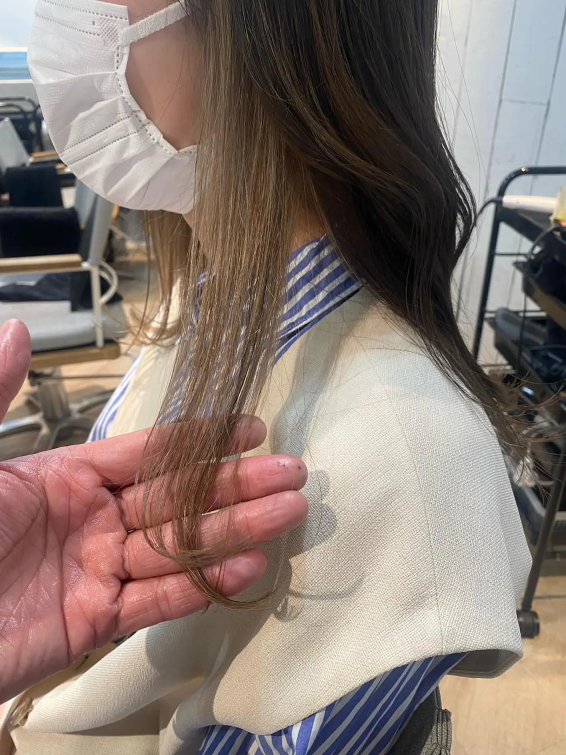 セミロング ヘアカラー 西山 恵太郎のヘアスタイル