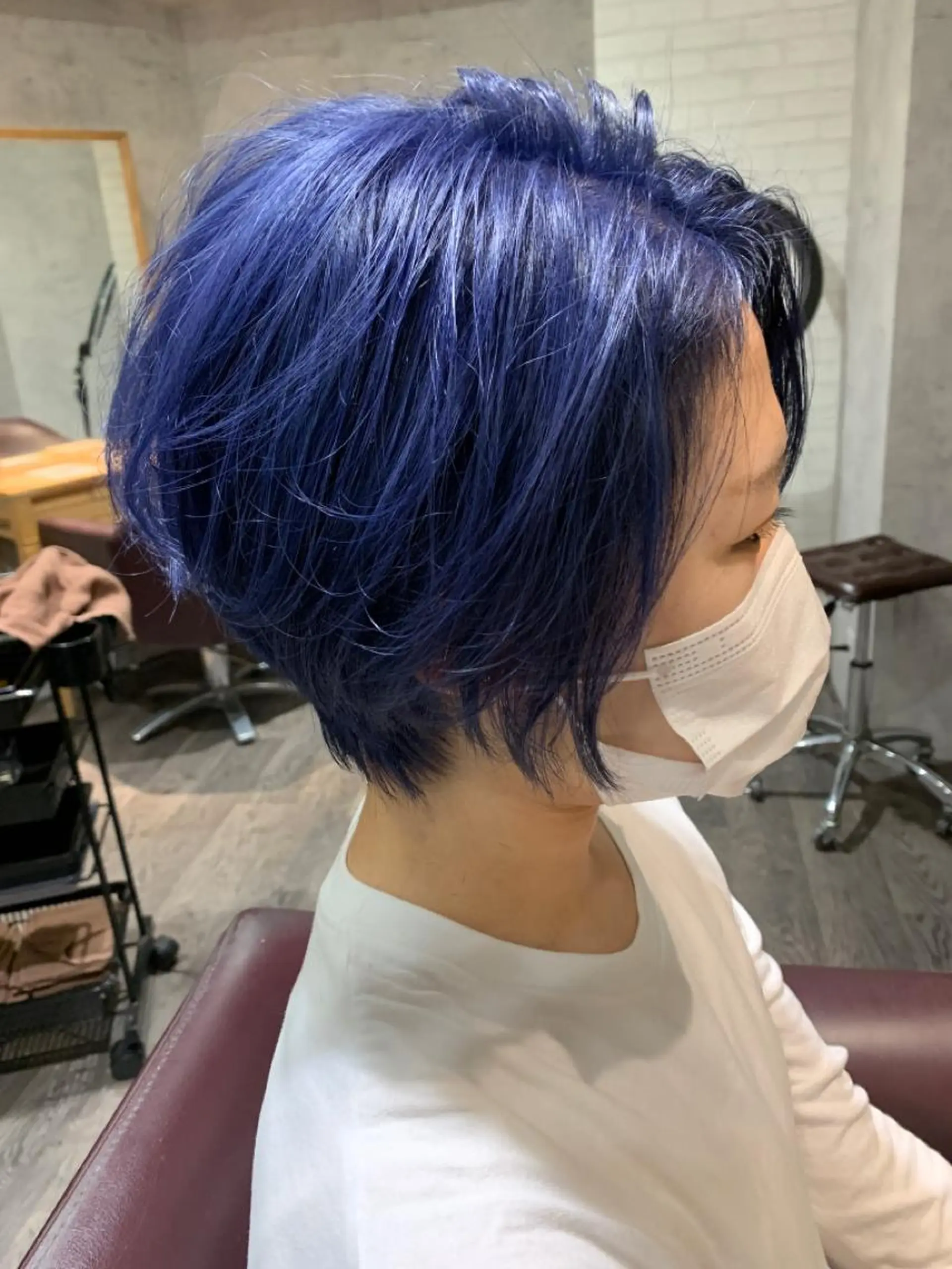 ショート カラー ブリーチ ブルーカラー バレイヤージュ KAZUMAのヘアスタイル