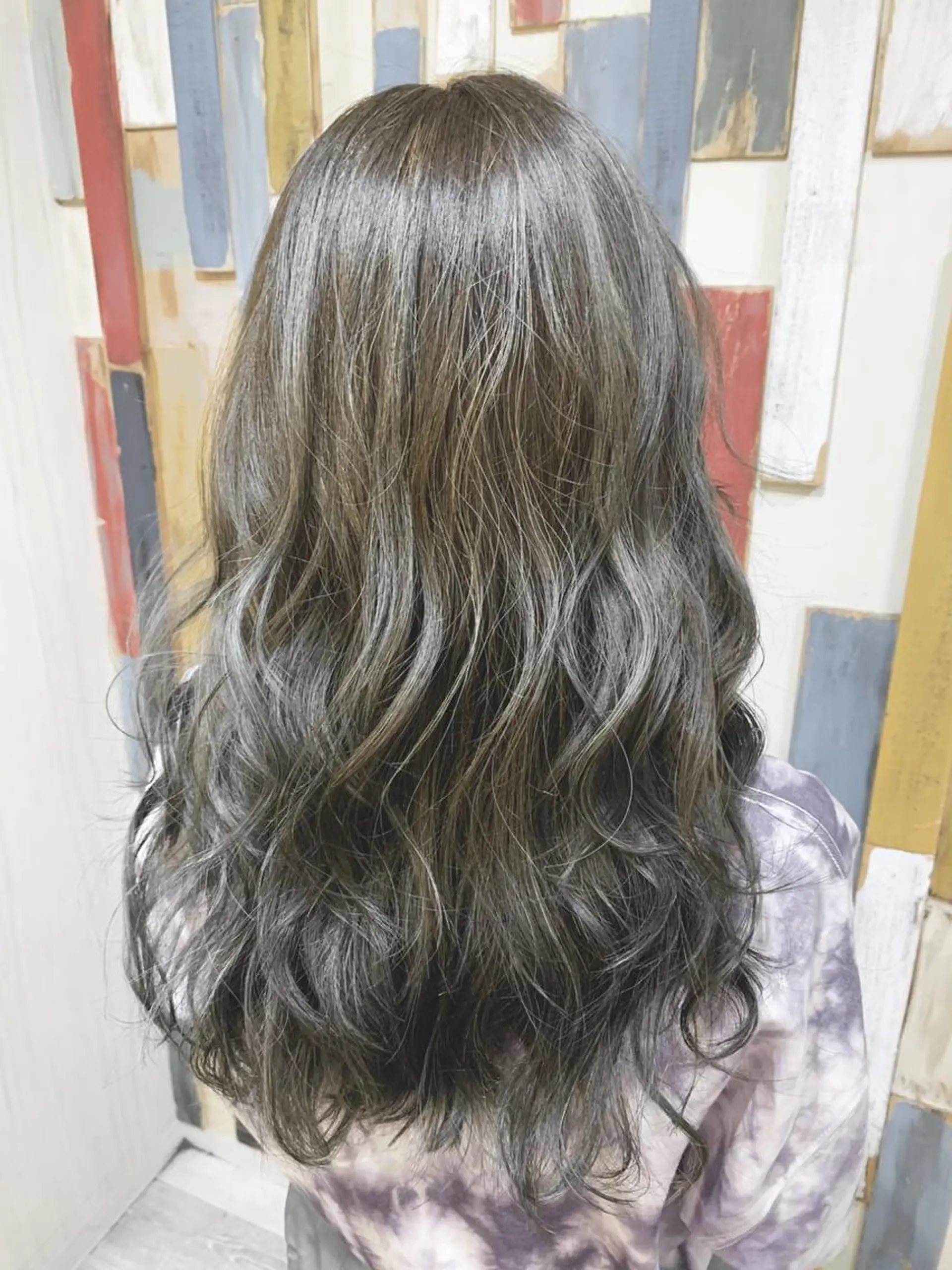 ミディアム パーマ カラー ヘアアレンジ 嶋村夏実🌼レイヤー 🌸白髪ぼかしのヘアスタイル