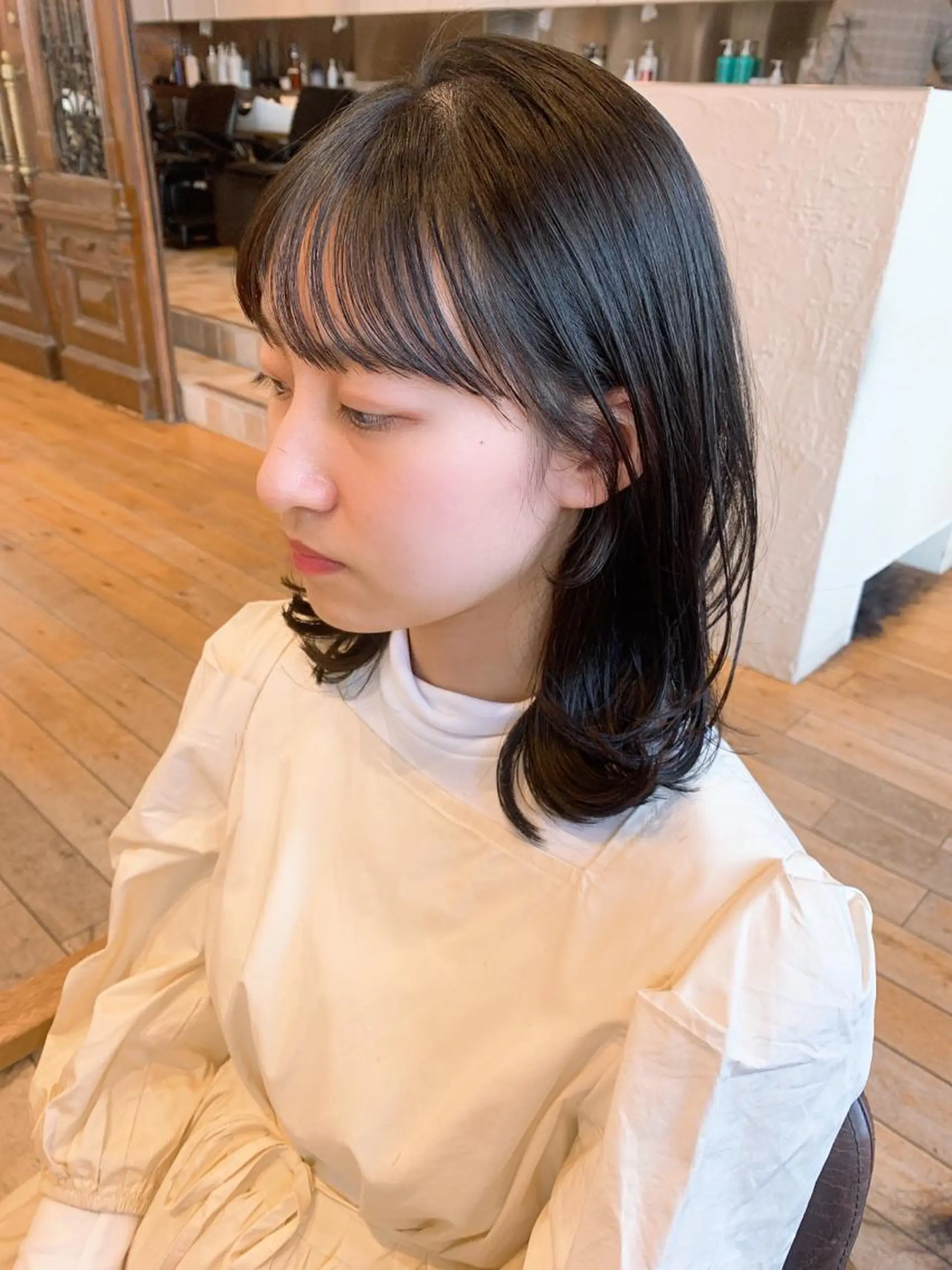 ミディアム カラー ミディアムレイヤー レイヤーカット おくれ毛 小顔カット カット トリートメント 🌱小顔ヘア/ボブ ミディアム/双葉🌱のヘアスタイル