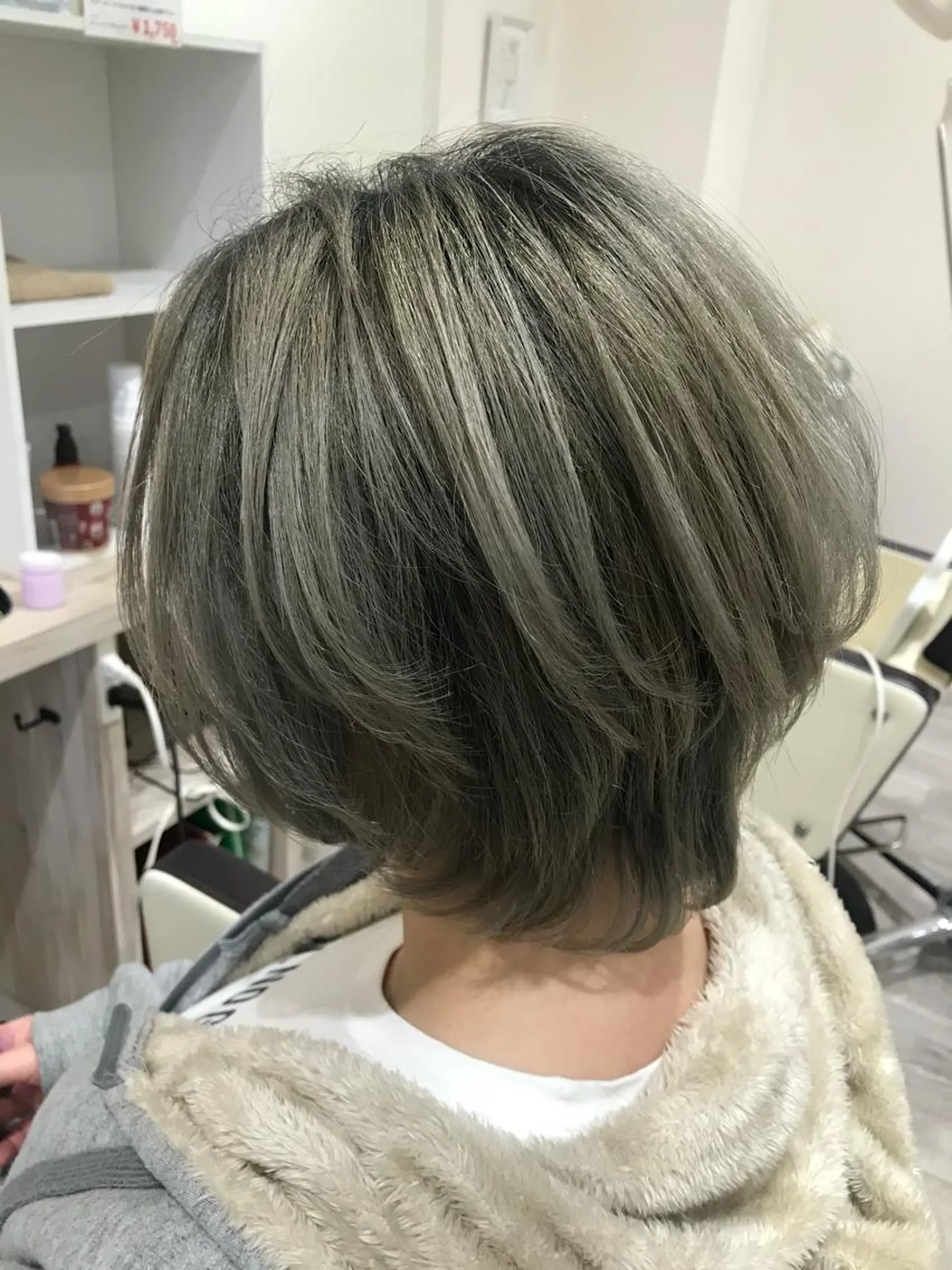 ミディアム カラー ハイトーンカラー くびれヘア KATSUKI津福店所属・工藤 惇のヘアスタイル
