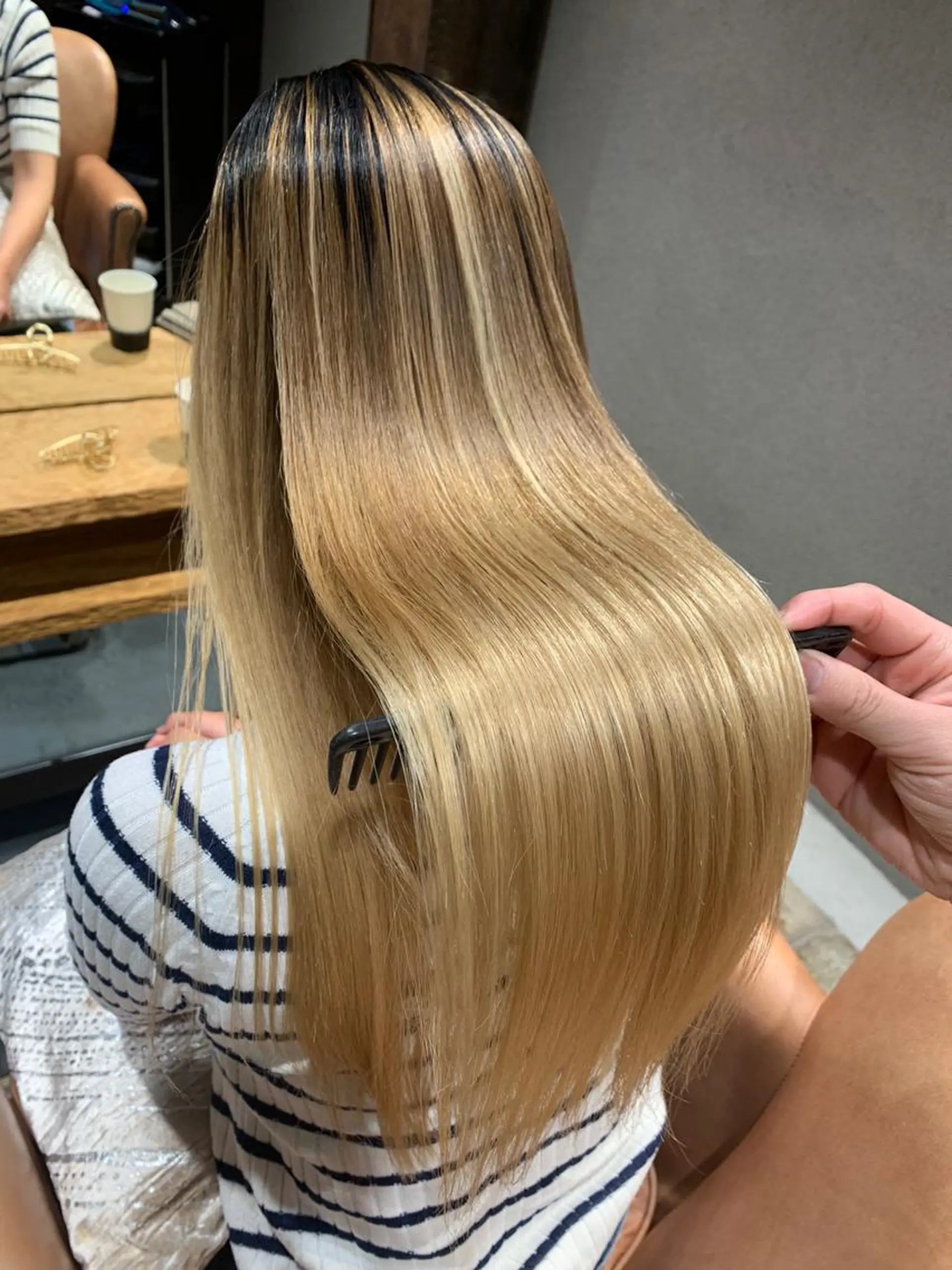 ロング カラー ブリーチ カット 縮毛矯正 トリートメント 似合わせ松本 容政のヘアスタイル