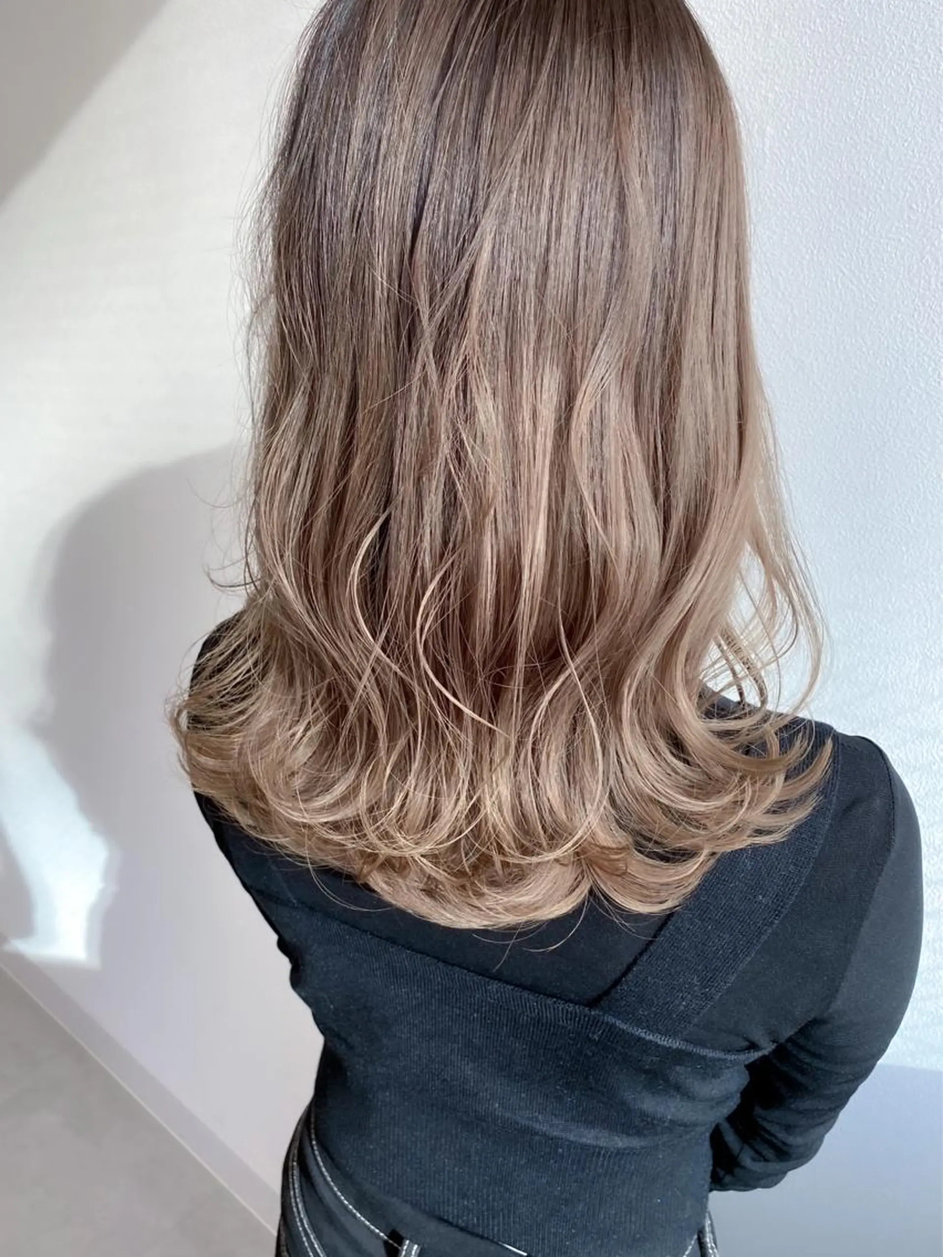 セミロング カラー ベージュカラー ハイトーンカラー ヘアカラー トリートメント Meena by urban所属・丹羽 隼人/髪質改善 /韓国ヘア🇰🇷のヘアスタイル