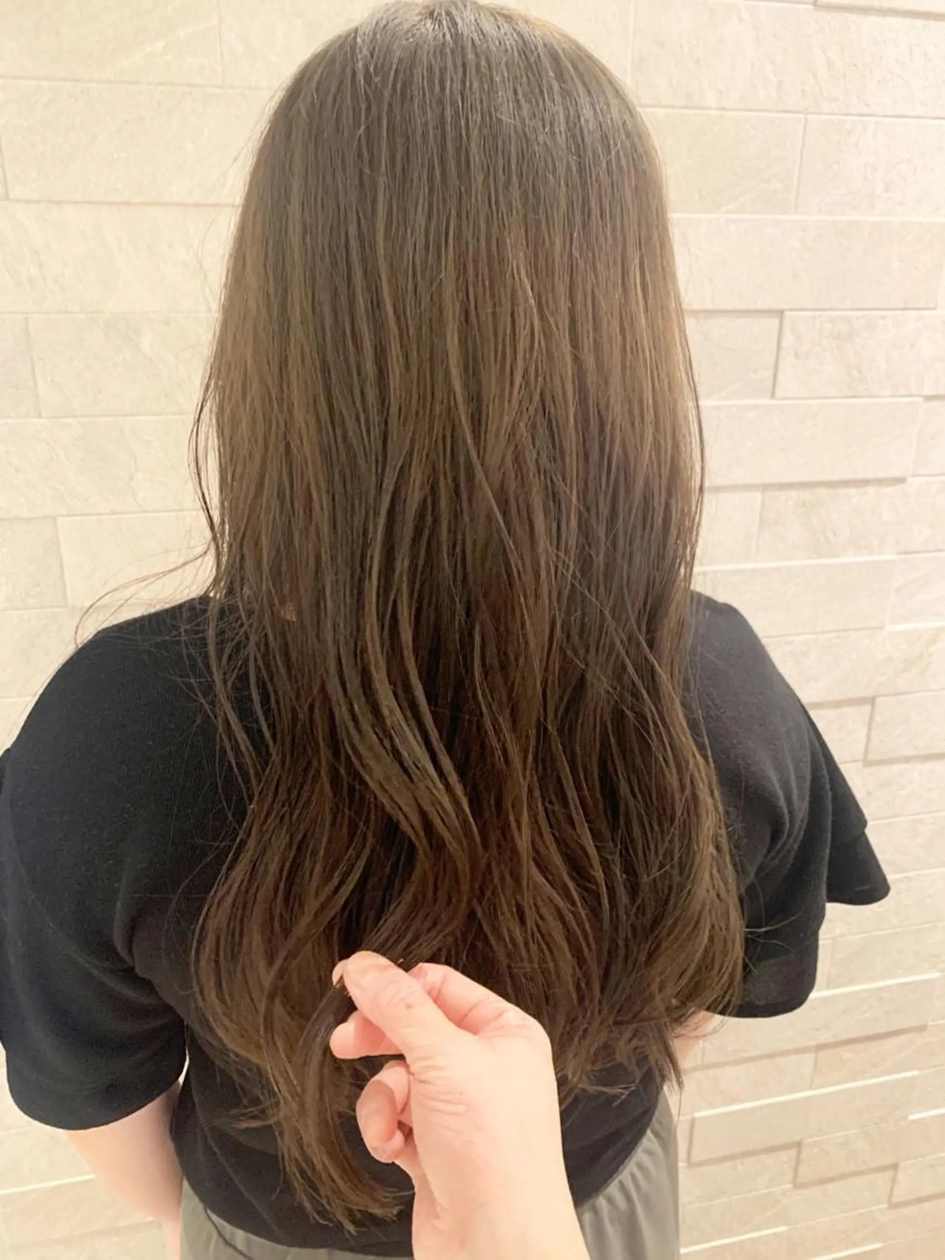 ロング カラー アッシュ 透明感カラー イルミナカラー O maikoのヘアスタイル