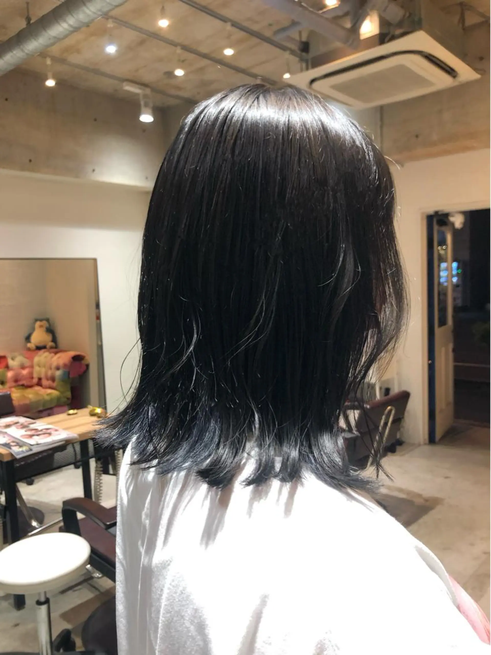 セミロング カラー 黒髪 ブルーカラー ブルーブラック tomoka 推しカラーのヘアスタイル