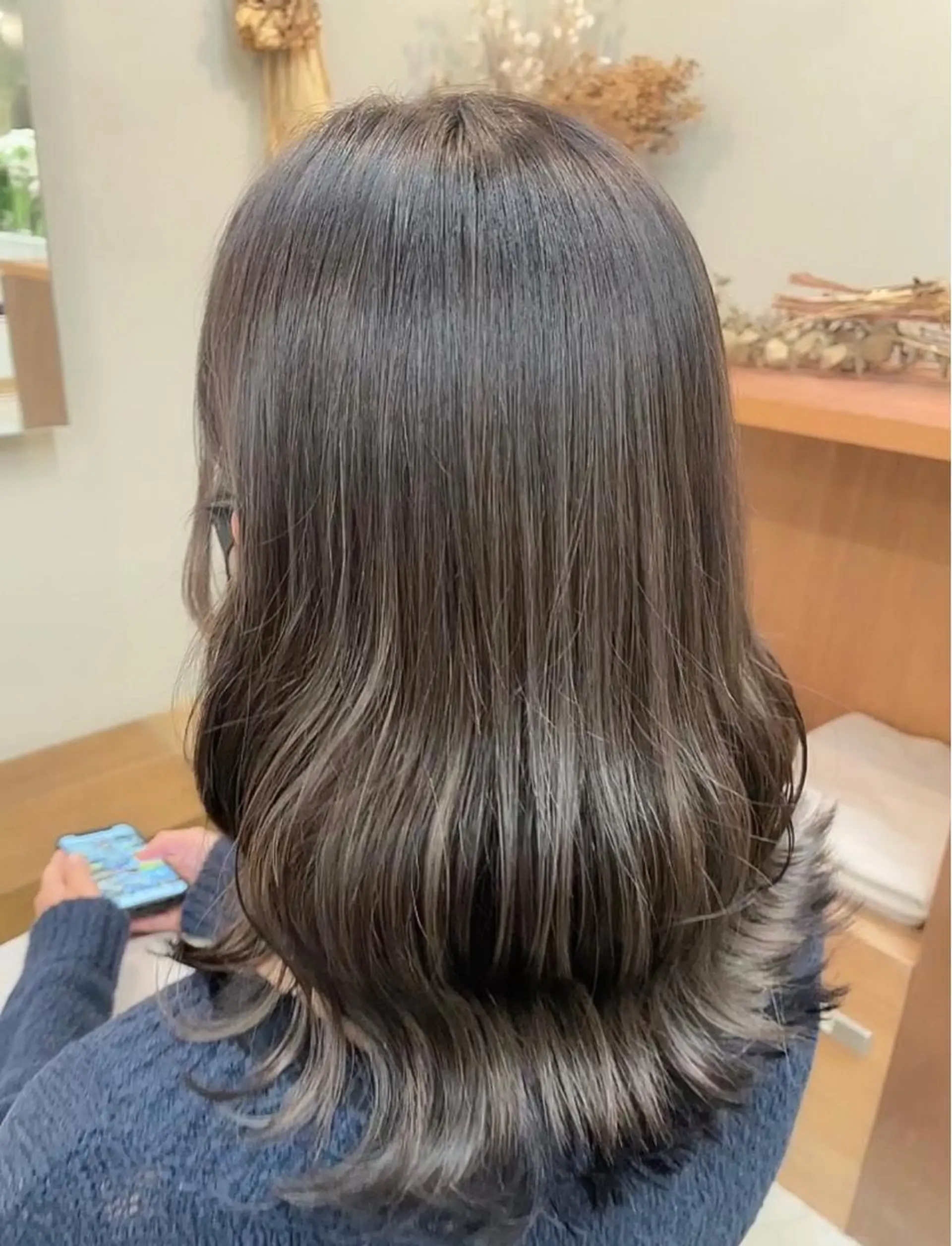 セミロング カラー ハイライトカラー ハイライト 🌷花屋併設🌷 西松さらのマツエク・マツパデザイン