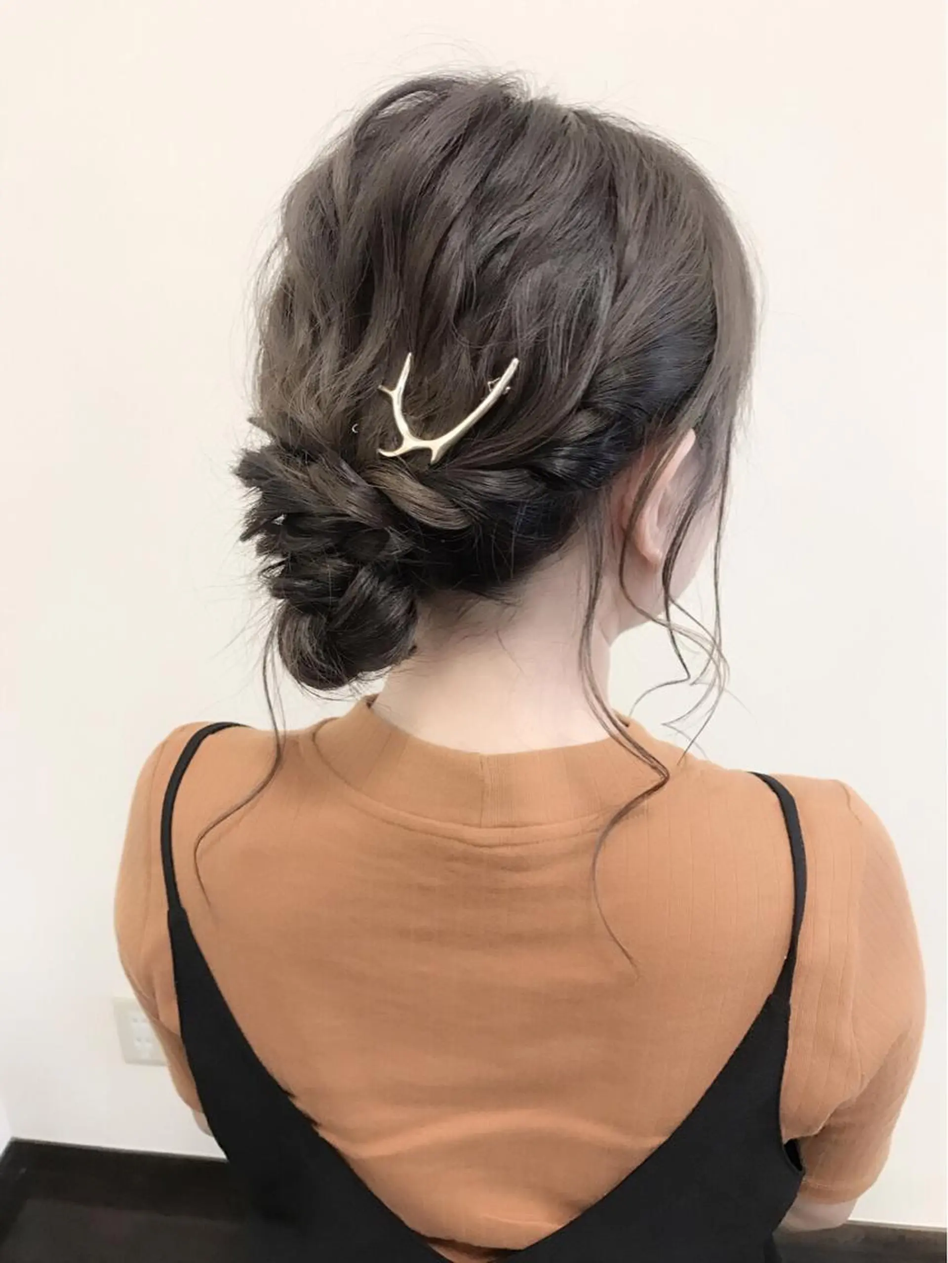 セミロング ヘアアレンジ 三つ編み 沢田 瞳のヘアスタイル