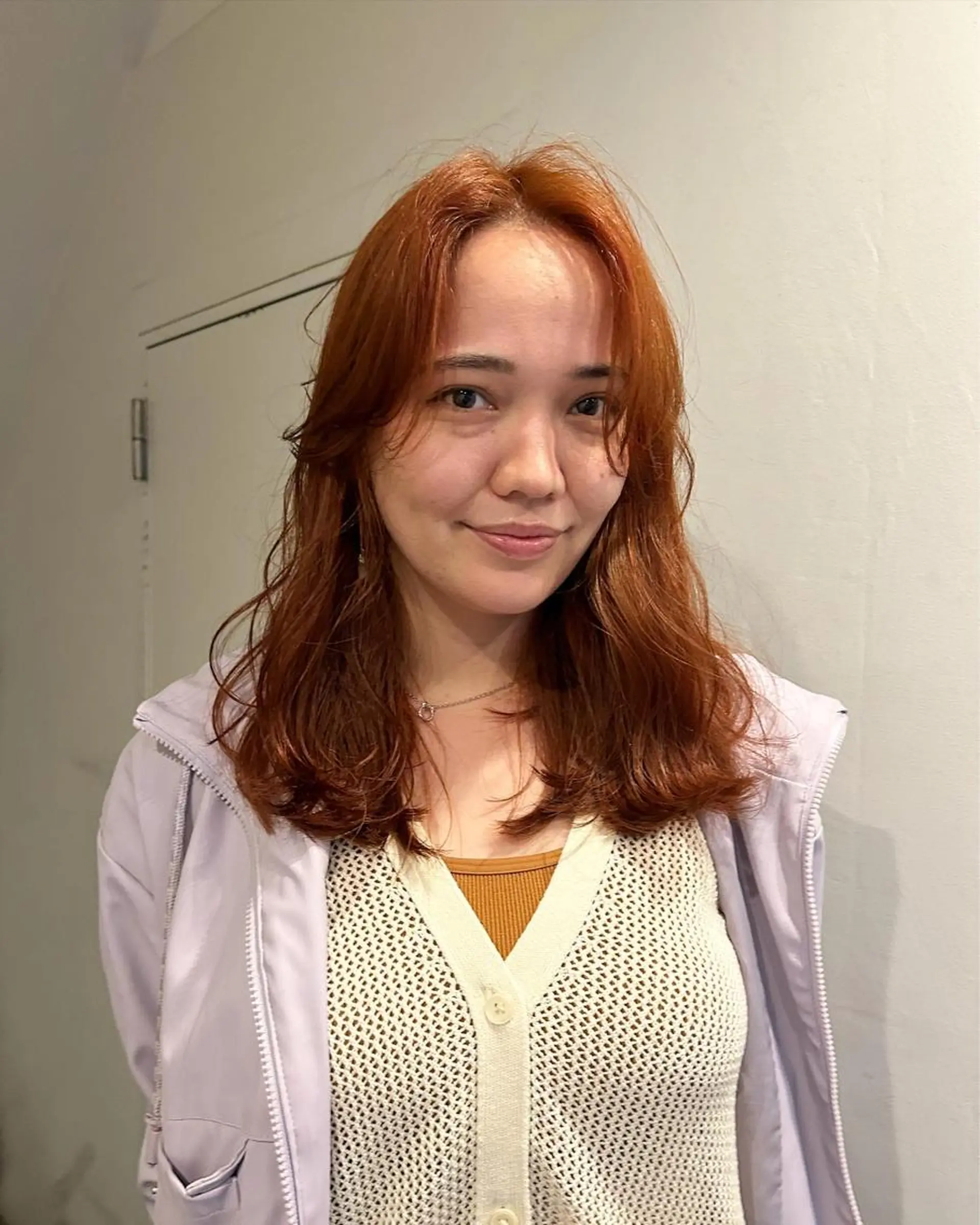 セミロング カラー ブリーチ ダブルカラー ブリーチなしカラー オレンジ カット ヘアカラー トリートメント hen所属・心斎橋/レイヤー/ ブリーチ/モエのヘアスタイル