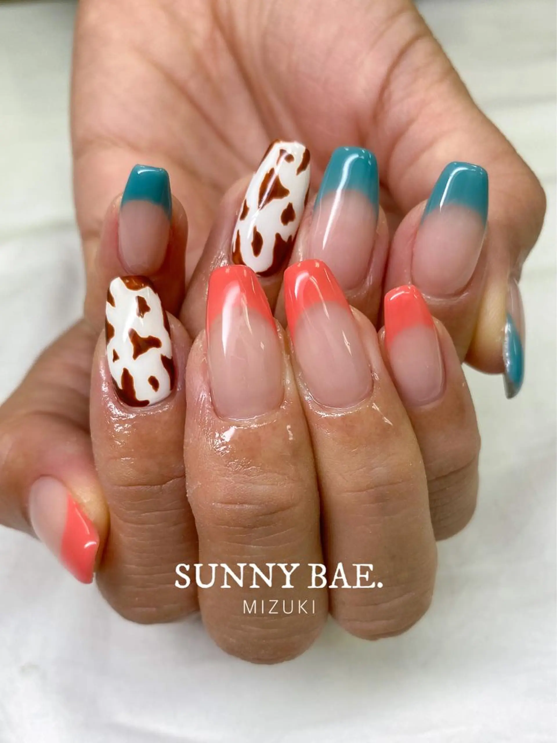 ネイル アニマル柄 フレンチネイル SUNNY BAE. 🌼MIZUKIのネイルデザイン