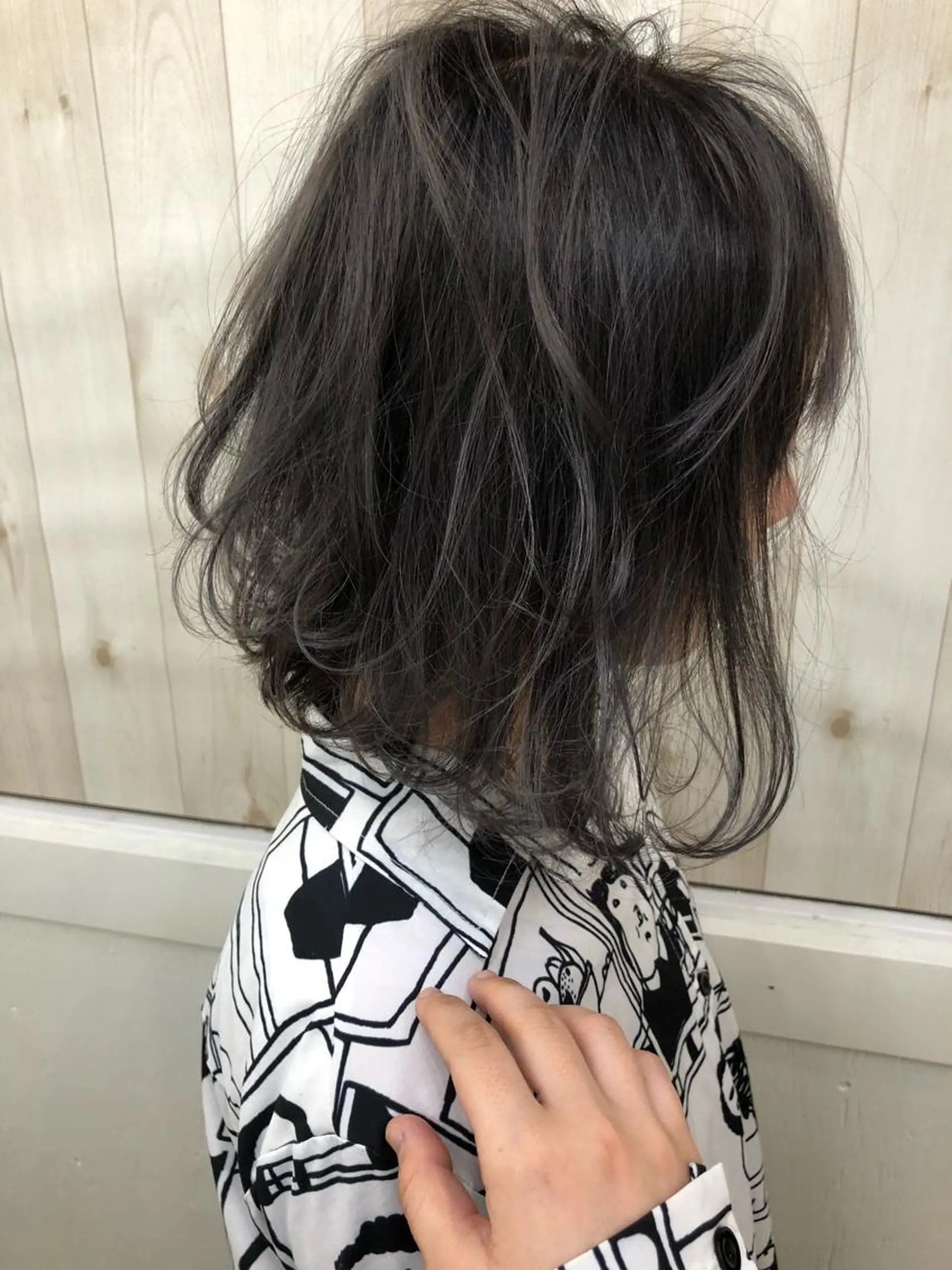 ショート カラー バレイヤージュ ダークグレー レイヤーカット カット ヘアカラー FERNA池袋所属・マンツーマン施術✂︎ 金田尚久🎨のヘアスタイル