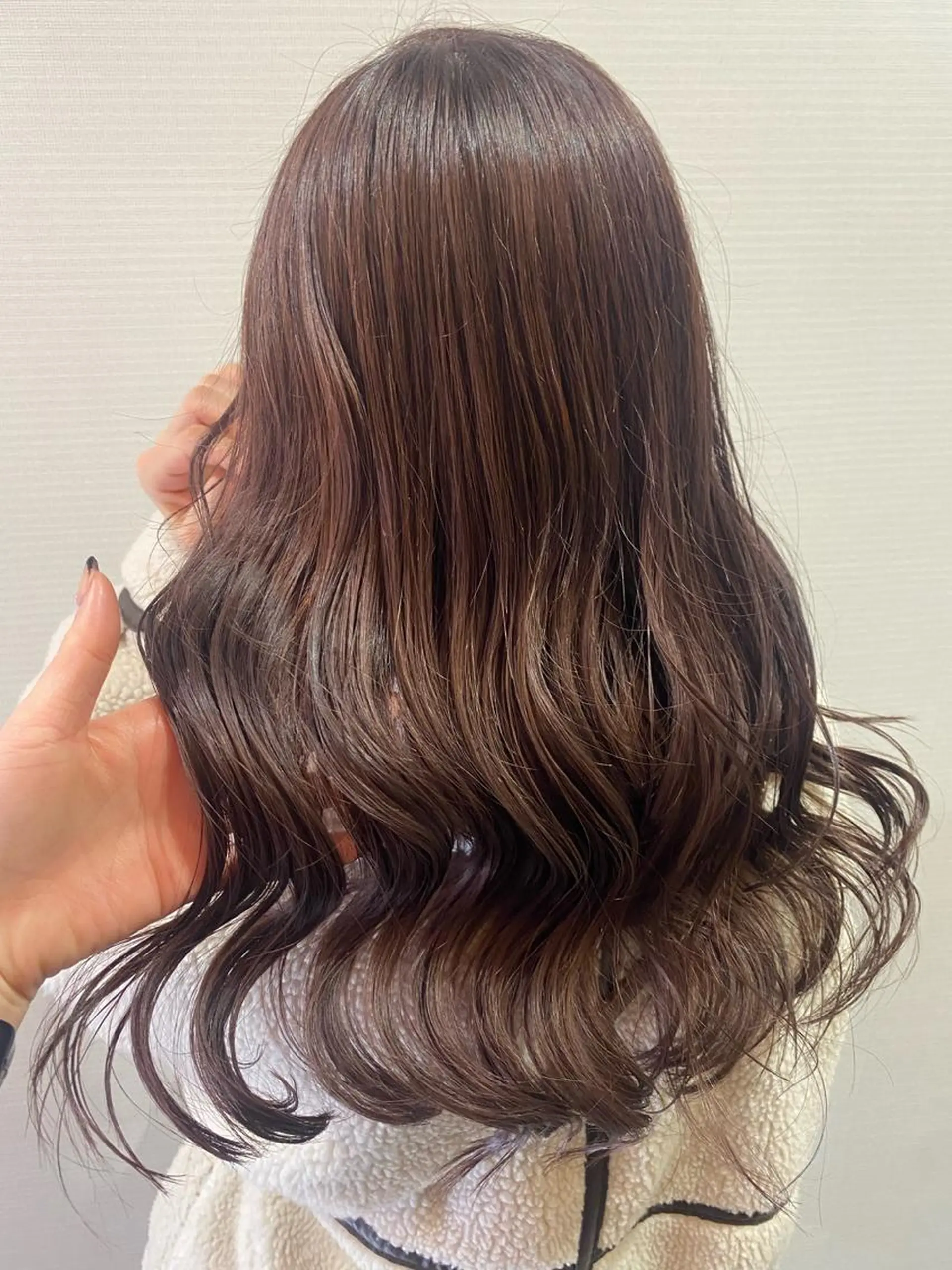 ロング ピンクブラウン mina .のヘアスタイル