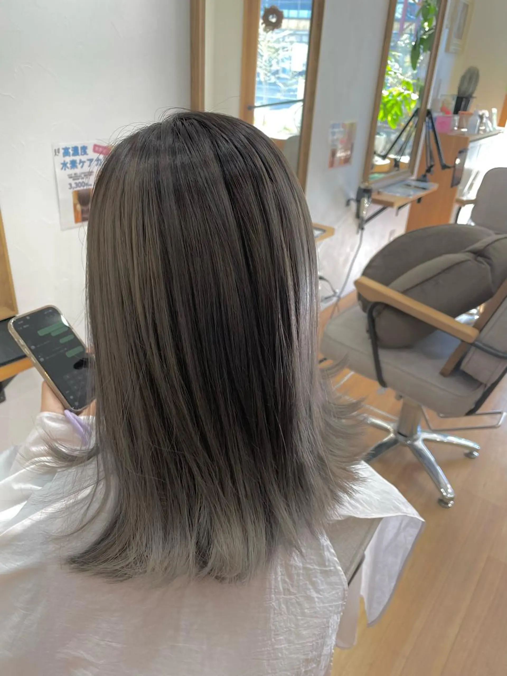 ミディアム カラー バレイヤージュ レイヤーカット Era Hatsuneのヘアスタイル