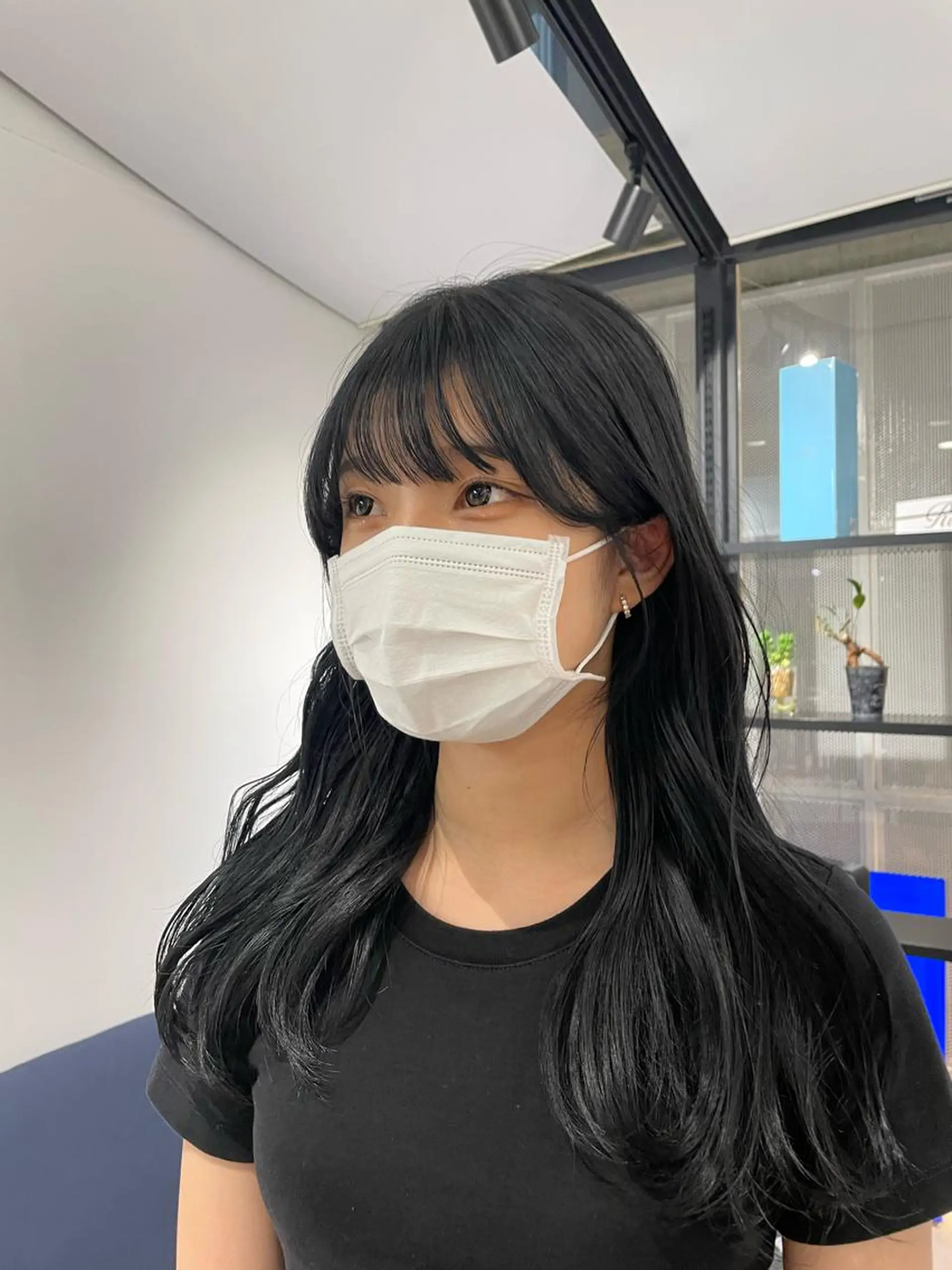 ロング カラー 黒髪 ブルーカラー ブルーブラック 透明感カラー 学生 透明感ハイトーン ×パーマ/mikuのヘアスタイル