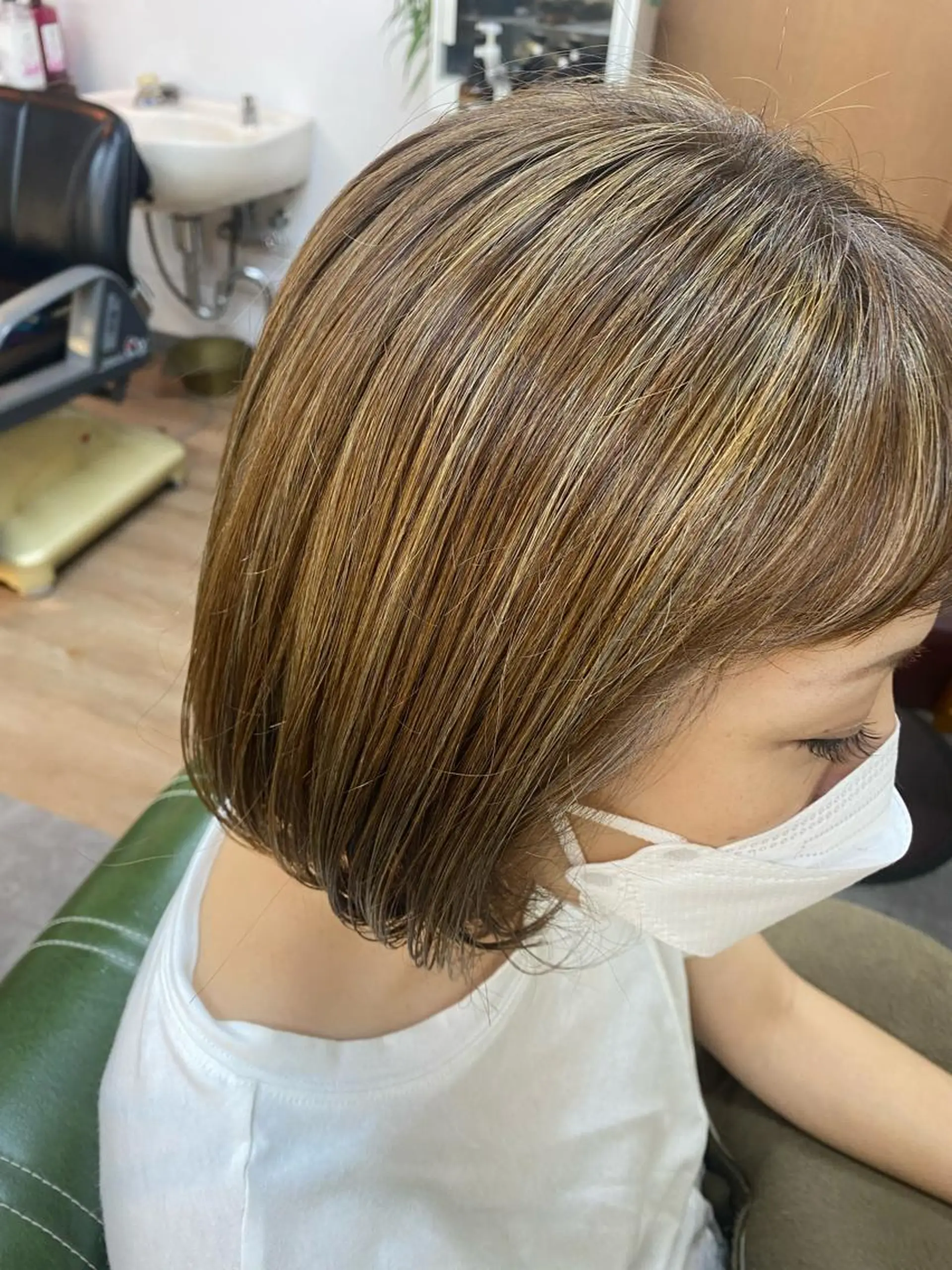 ショート ハイライト カット ヘアカラー トリートメント 永沼 真依のヘアスタイル