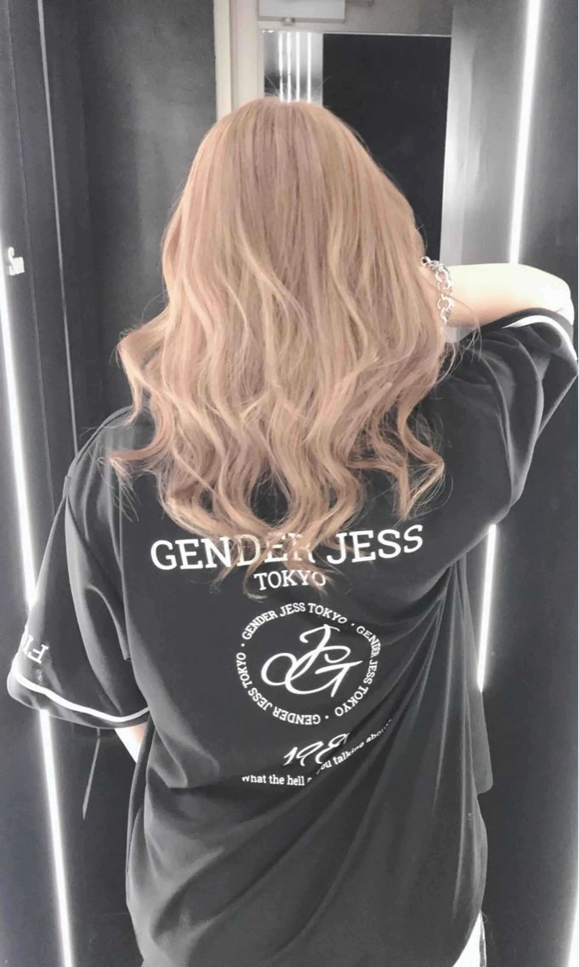 セミロング カラー 森本 笑のヘアスタイル