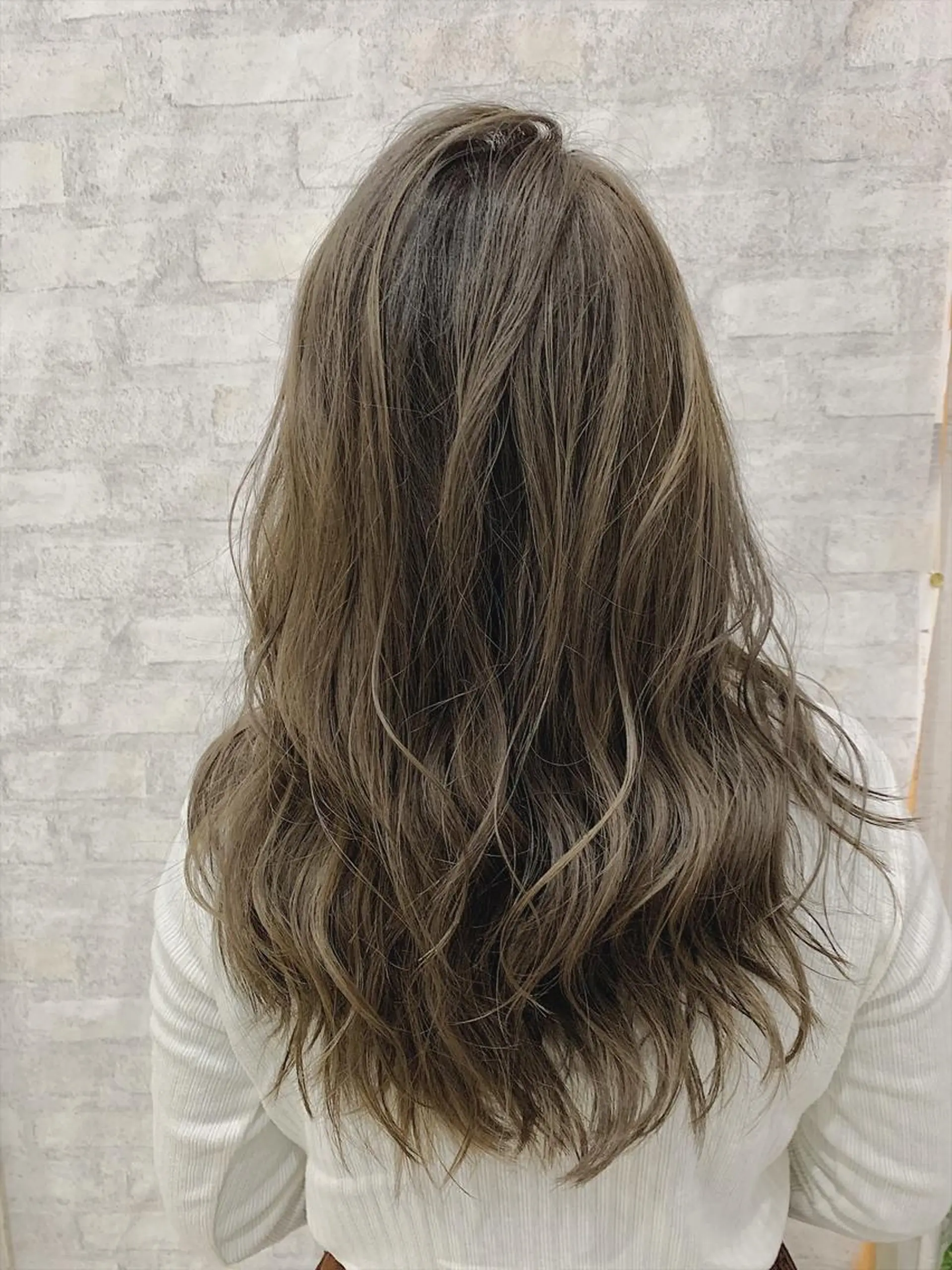 セミロング カラー グラデーションカラー ハイトーンカラー RYUのヘアスタイル