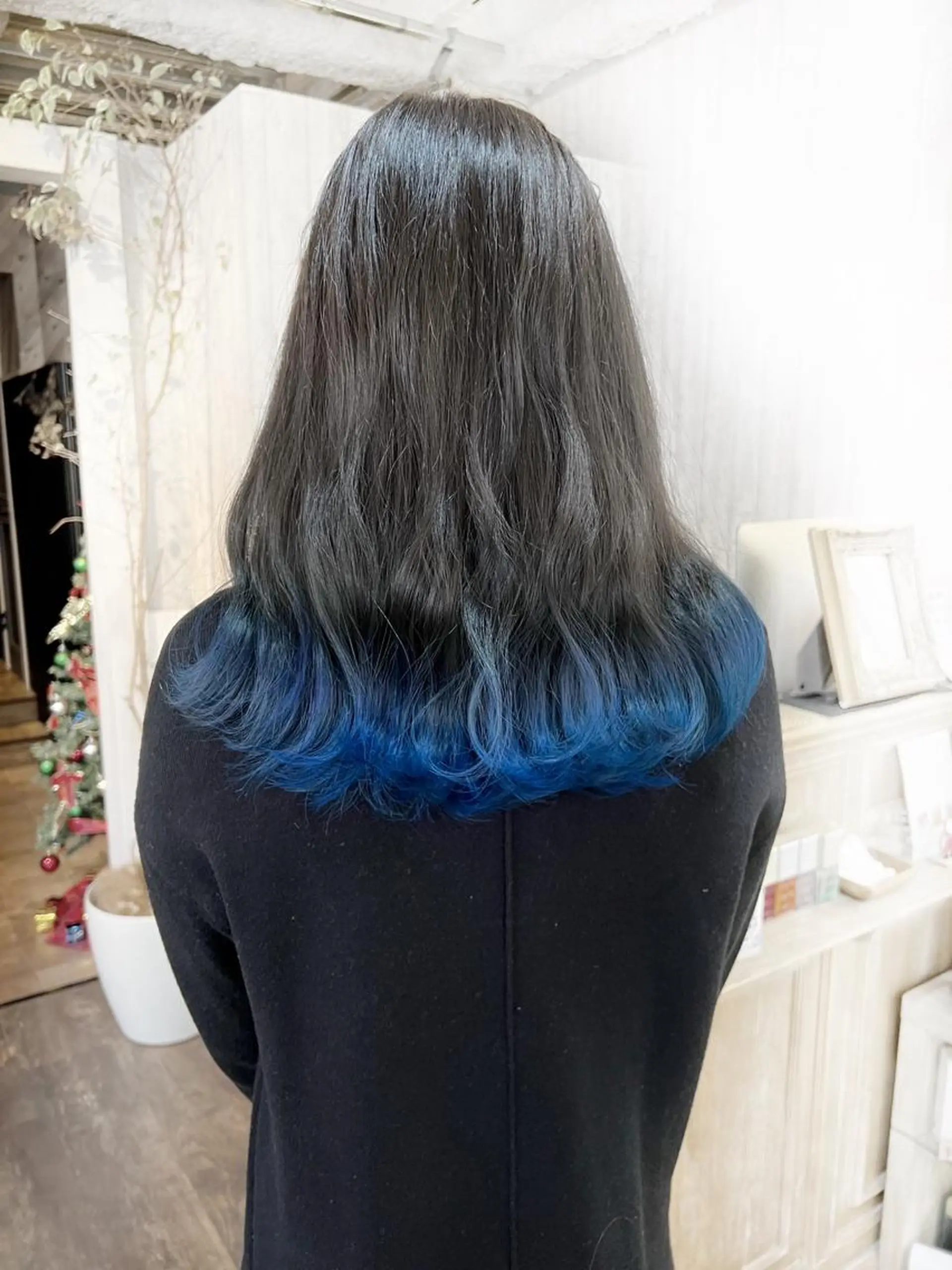 セミロング ハイライト 髪質改善 韓国風ヘア 小顔カット トリートメント ヘアカラー トリートメント ヘッドスパ ダブルカラー　/ インナーカラーMiiのヘアスタイル