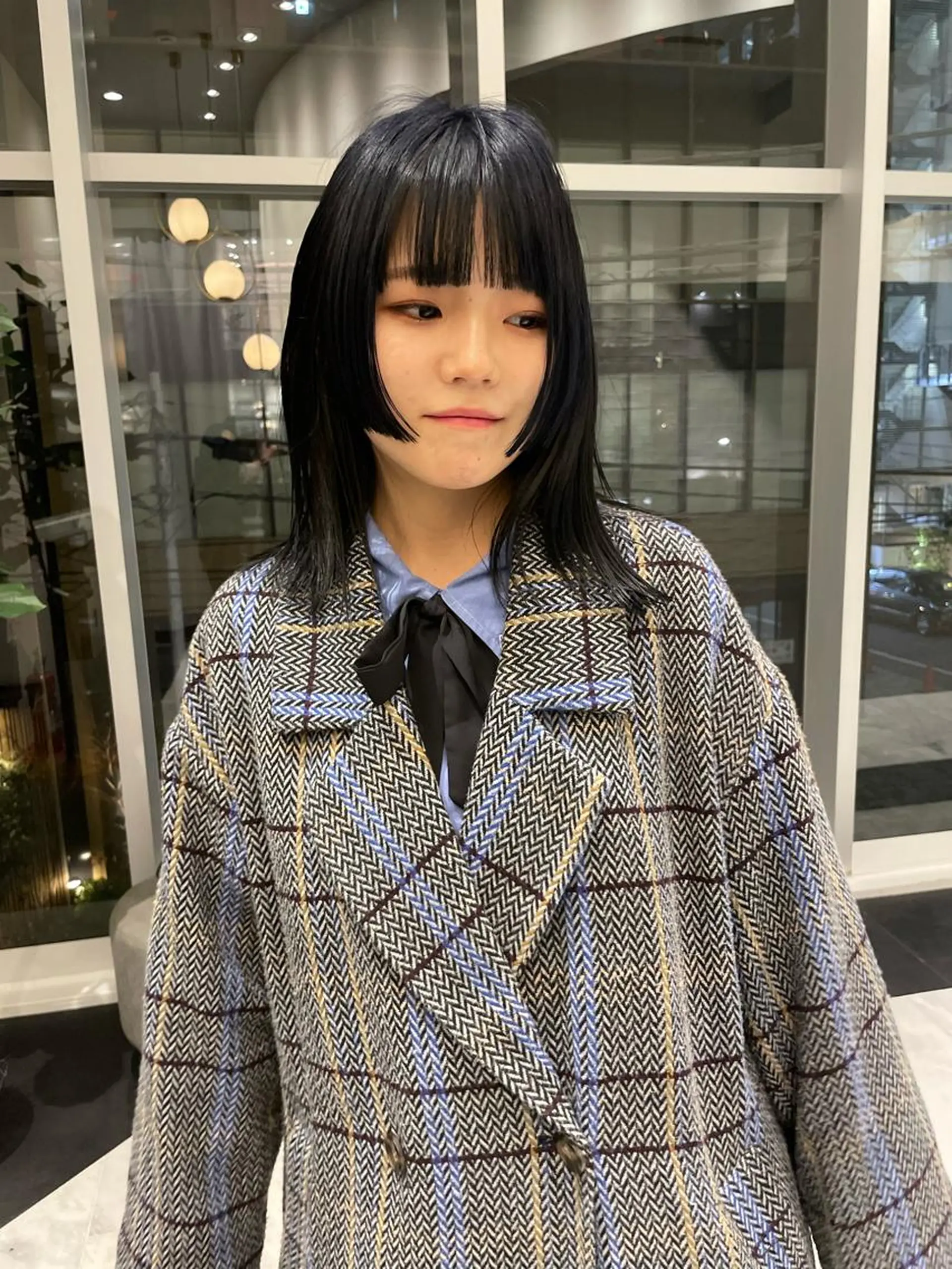 ミディアム カラー 黒髪 ブルーカラー ブルーブラック カット ヘアカラー トリートメント SALOWIN所属・ブリーチ🧹 ボブ✨レイヤーのヘアスタイル