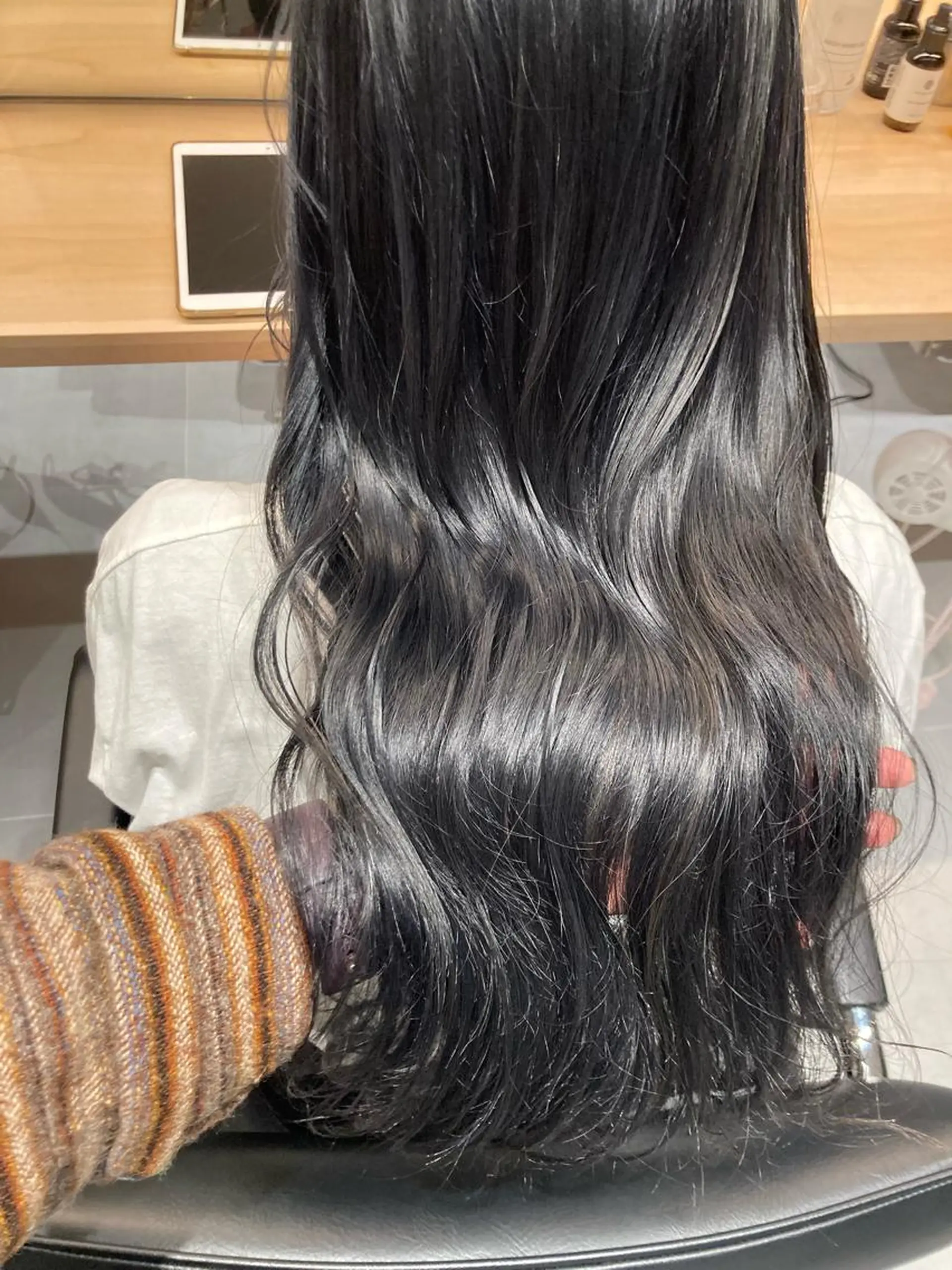 ロング カラー ブリーチ ダブルカラー ブリーチなしカラー ヘアカラー トリートメント ヘッドスパ ヘアセット 垢抜け韓国風ヘア カラーMIKUのヘアスタイル