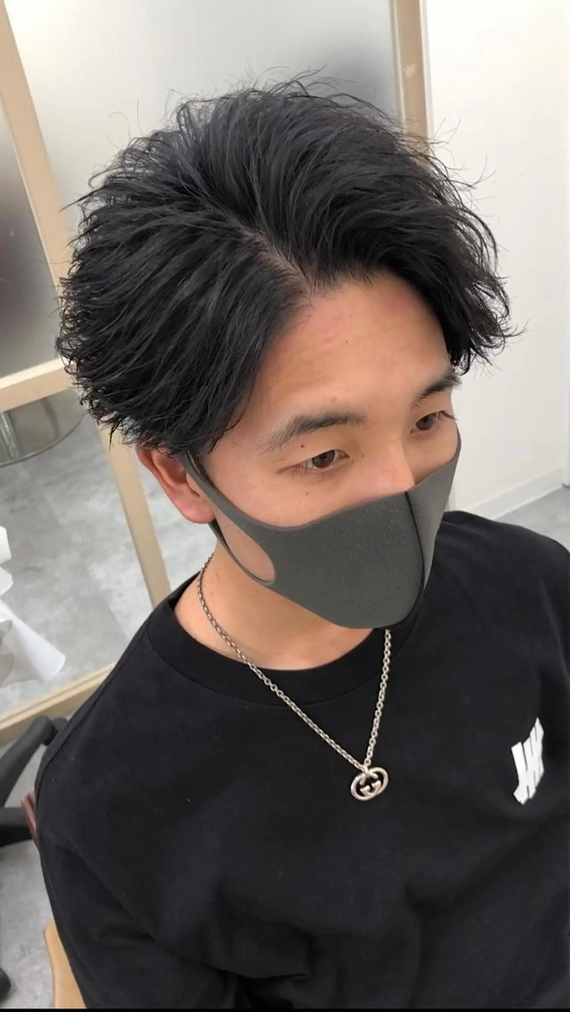 ショート パーマ メンズ かきあげバング 早野 蓮のヘアスタイル