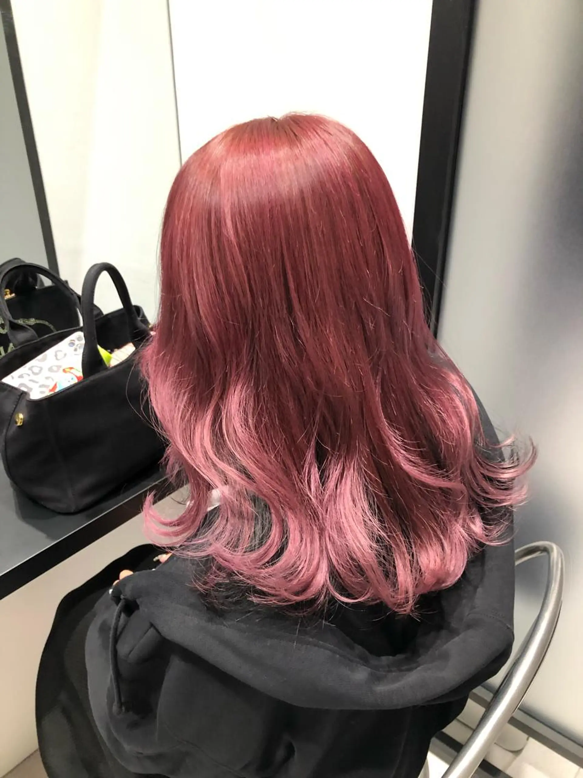 ミディアム カラー ピンクカラー ヘアカラー 佐々木 好乃のヘアスタイル