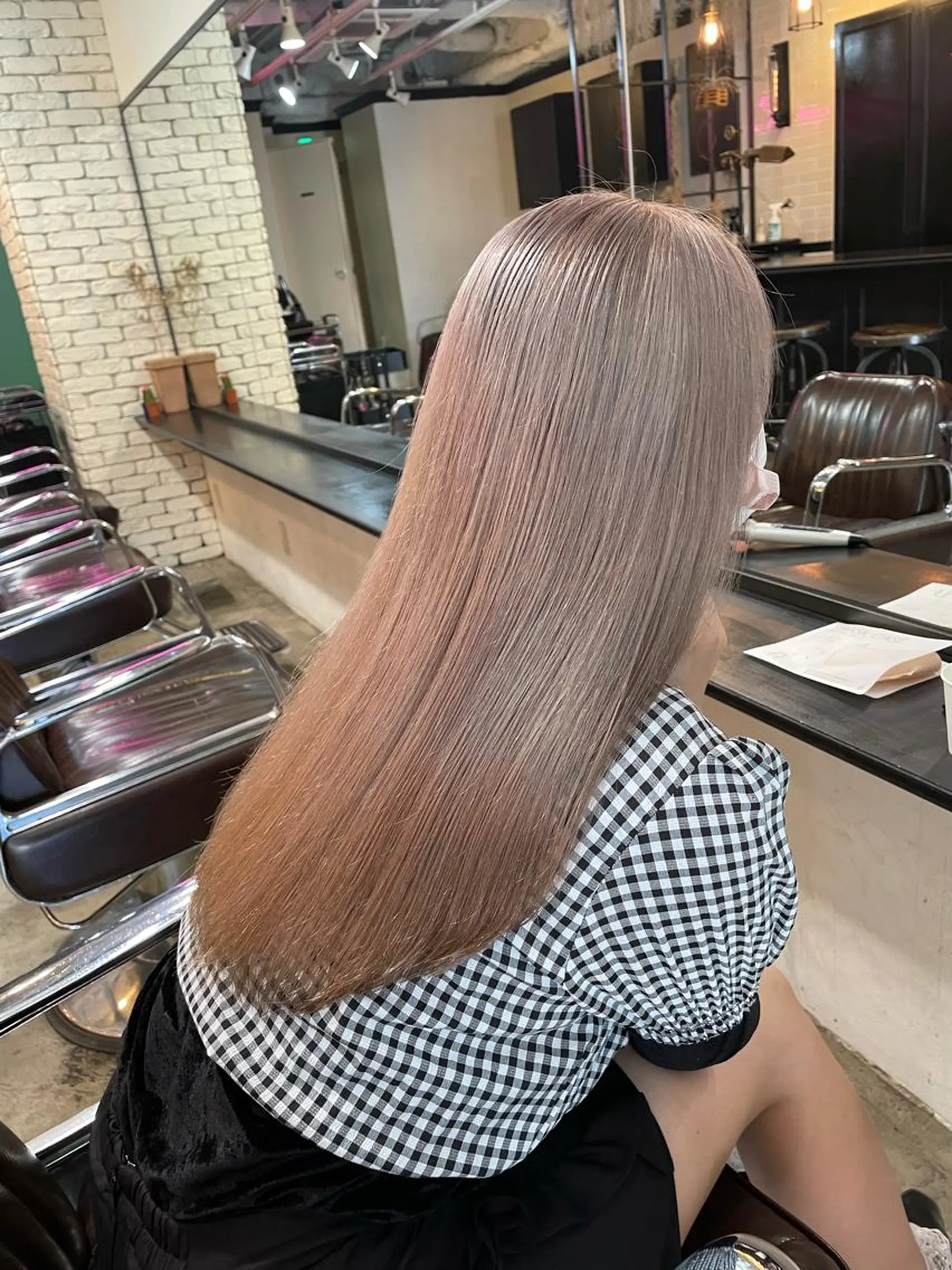 ロング カラー YEAU　PLUS所属・極上の艶髪 RINAのヘアスタイル