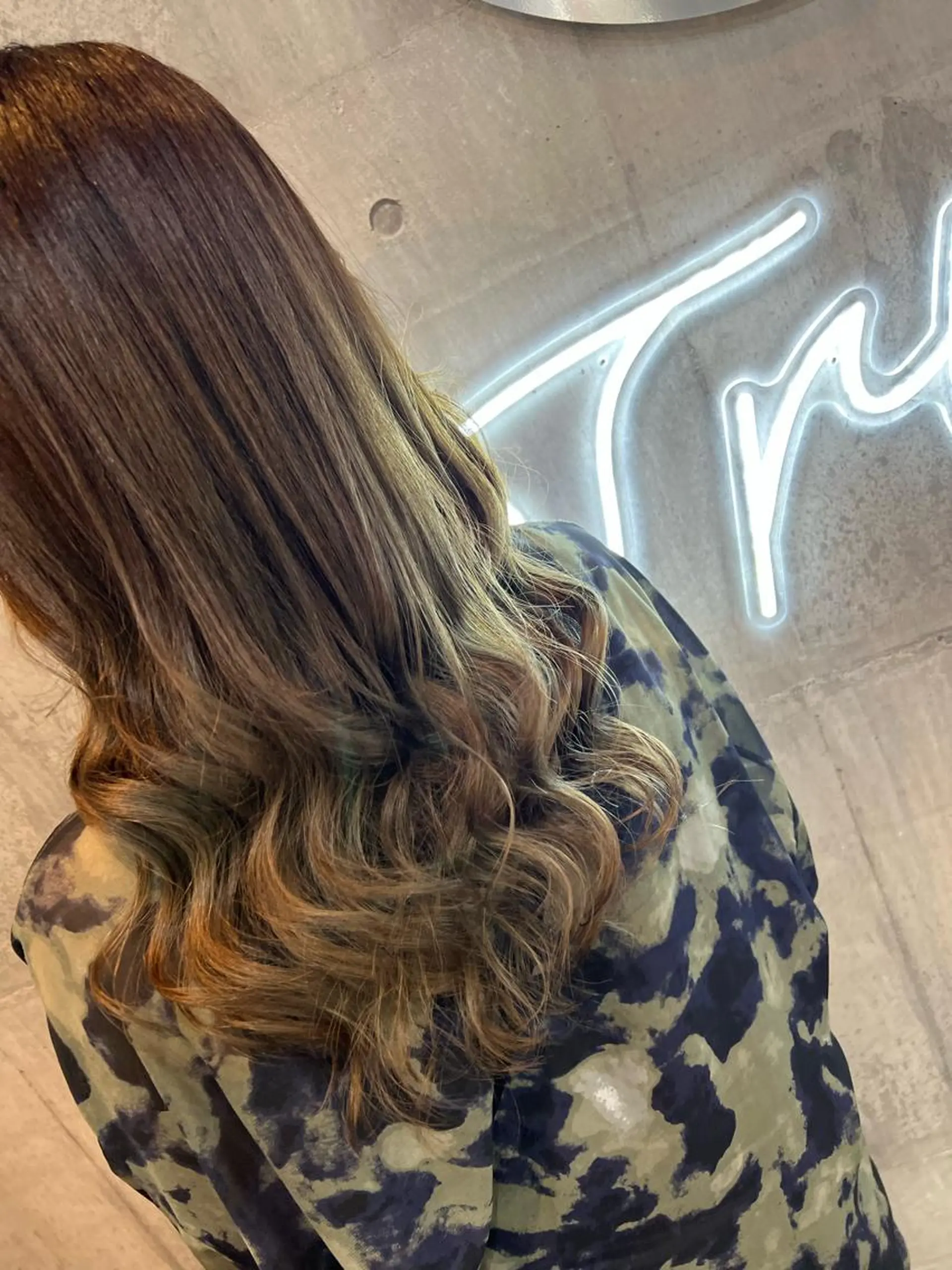 ロング カラー ヘアアレンジ シールエクステ バレイヤージュ ダブルカラー グラデーションカラー ハイライトカラー ミルクティーハイトー ン💖副店長mikaのヘアスタイル
