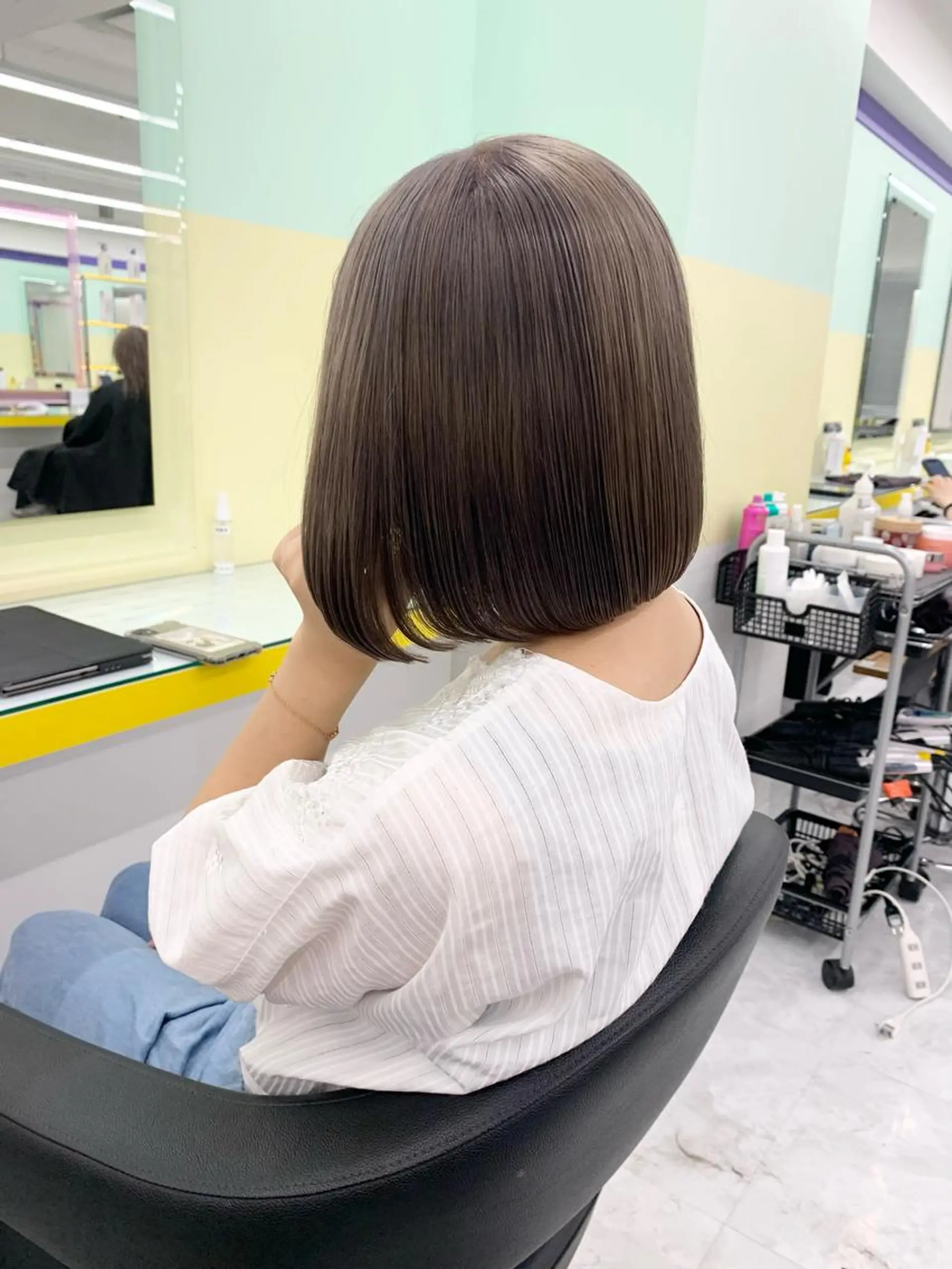 ミディアム カラー ベージュカラー ミルクティーベージュ 🪞ハイトーン🪞 🤍waka🤍のヘアスタイル