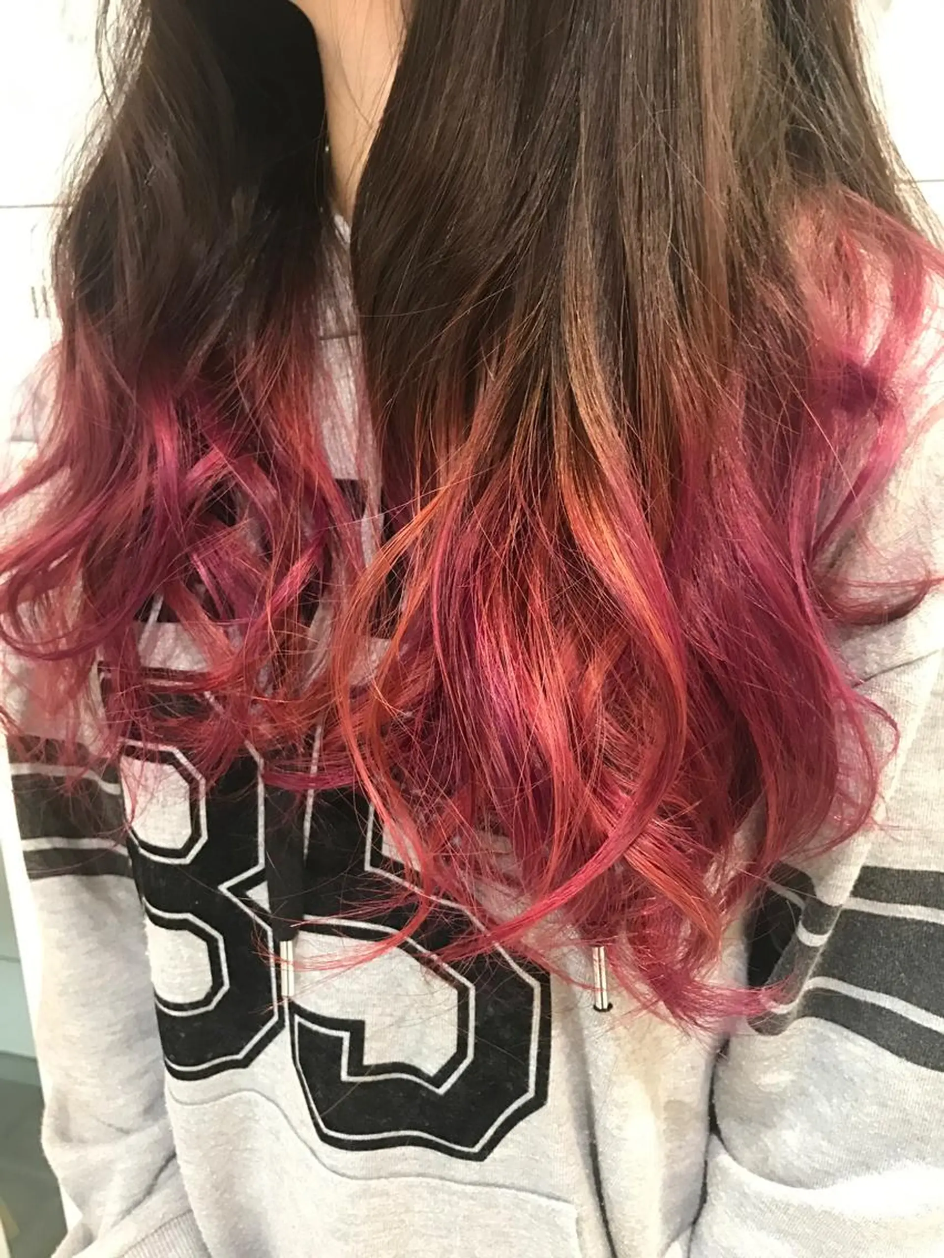 ロング ヘアカラー 松本 明日可のヘアスタイル