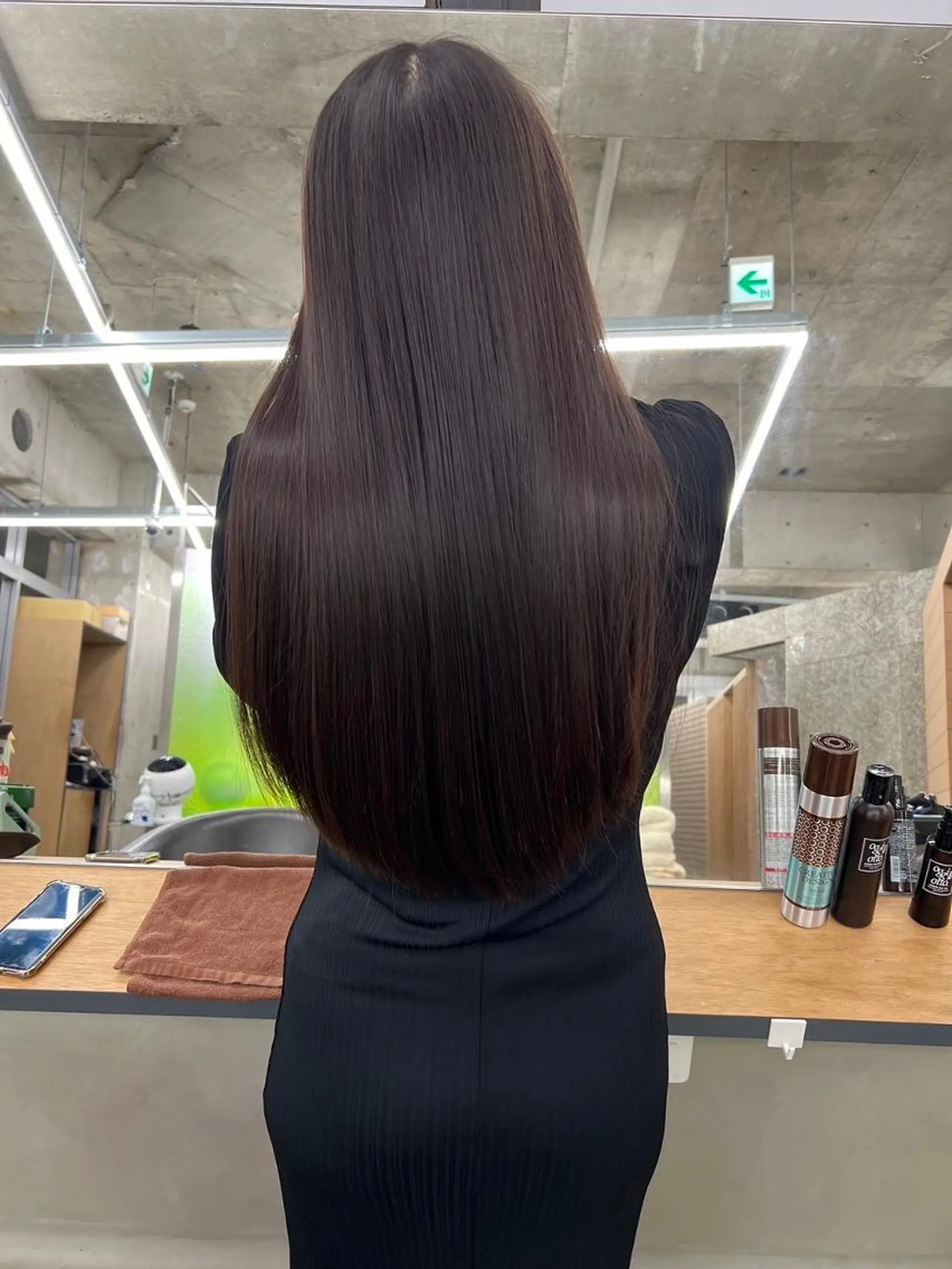 ロング カラー パーマ ヘアアレンジ アディクシーカラー ベージュカラー ケアカラー 透明感カラー イヤリングカラー カット ヘアカラー トリートメント ヘアケア特化型サロン newi 京橋のヘアスタイル