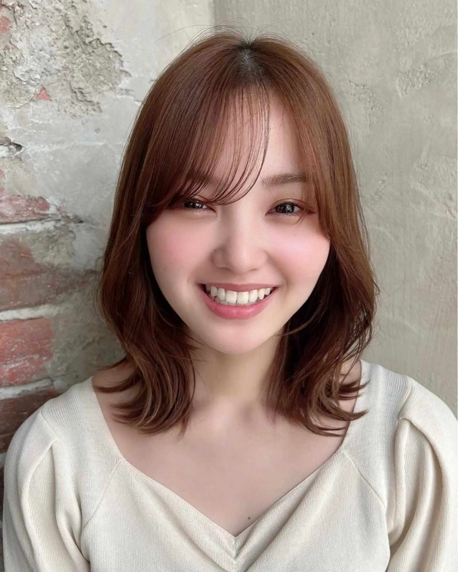 ミディアム カラー ベージュカラー ブラウンカラー くびれヘア 髪質改善 縮毛矯正 カット ヘアカラー トリートメント 🧡くびれヘア/前髪 顔周り🧡久原結衣のヘアスタイル