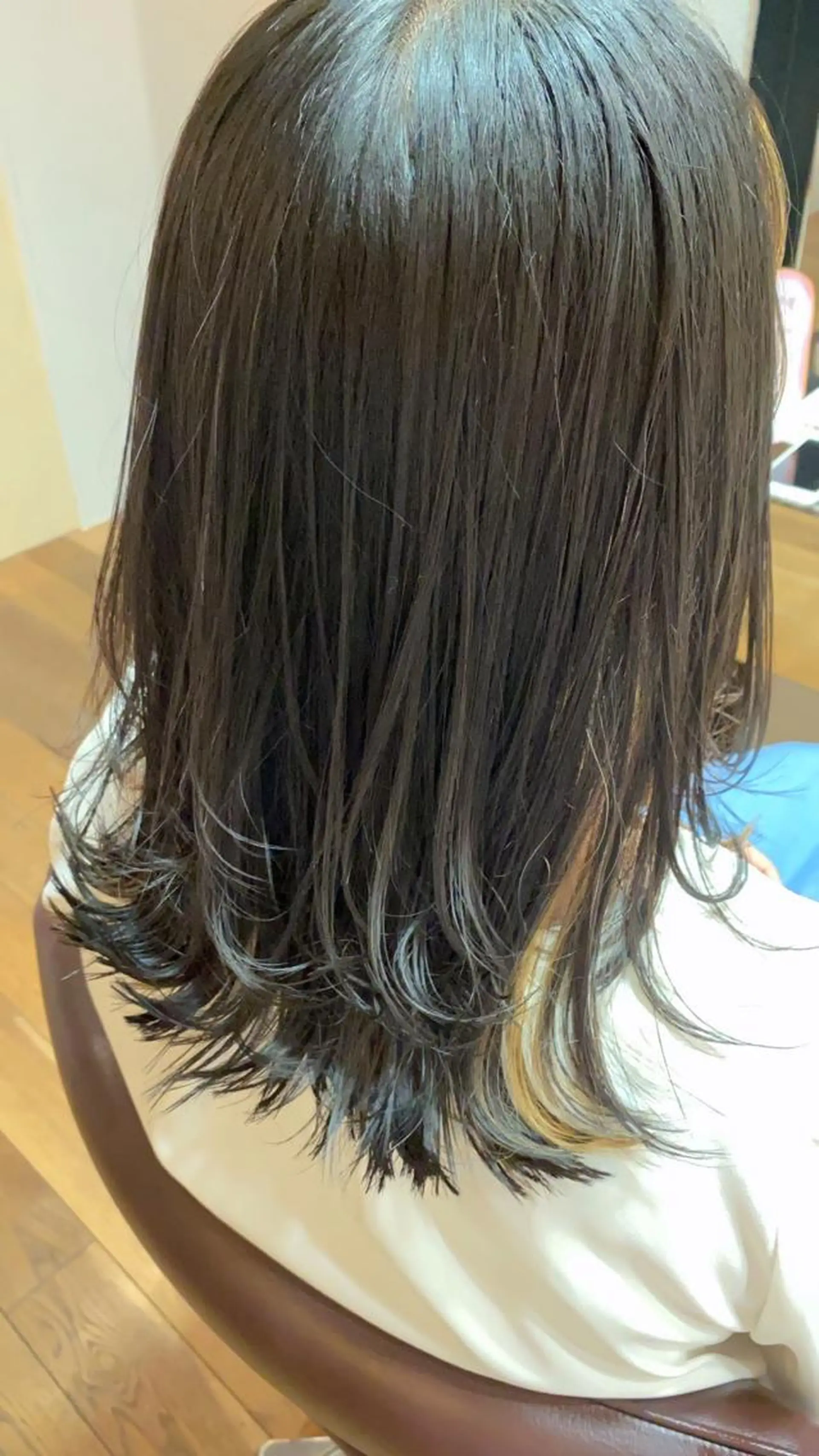 ミディアム ミディアムレイヤー レイヤーカット カット 縮毛矯正 塩澤 榛奈のヘアスタイル