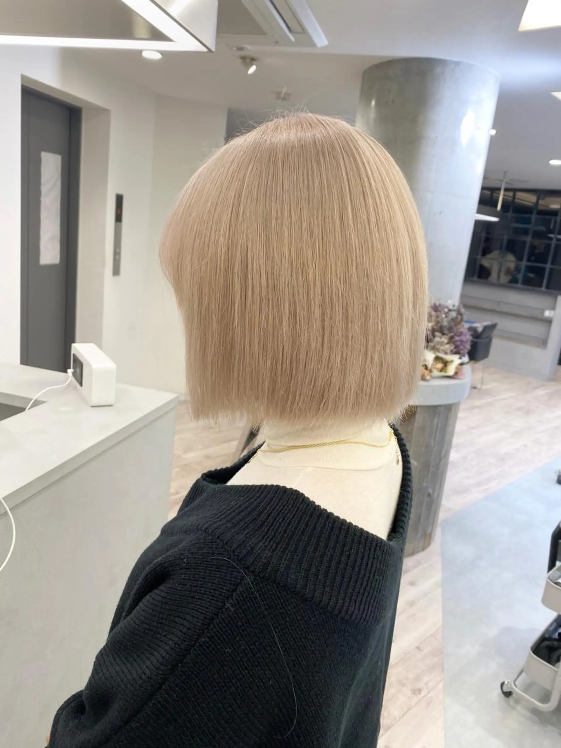 ショート カラー ベージュカラー ホワイトベージュ ヘアカラー ハイトーン特化サロン 🍑momo🍑のヘアスタイル
