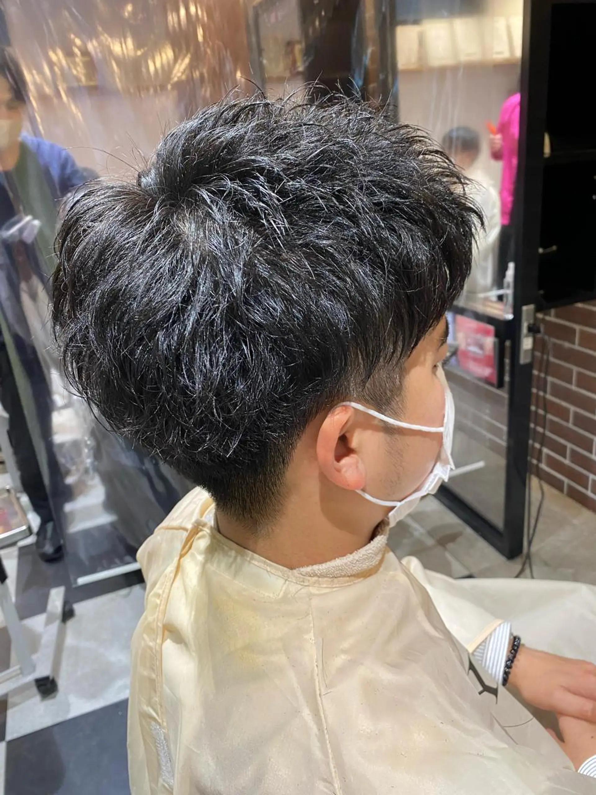 メンズ 透明感ブリーチ/ メンズパーマのヘアスタイル