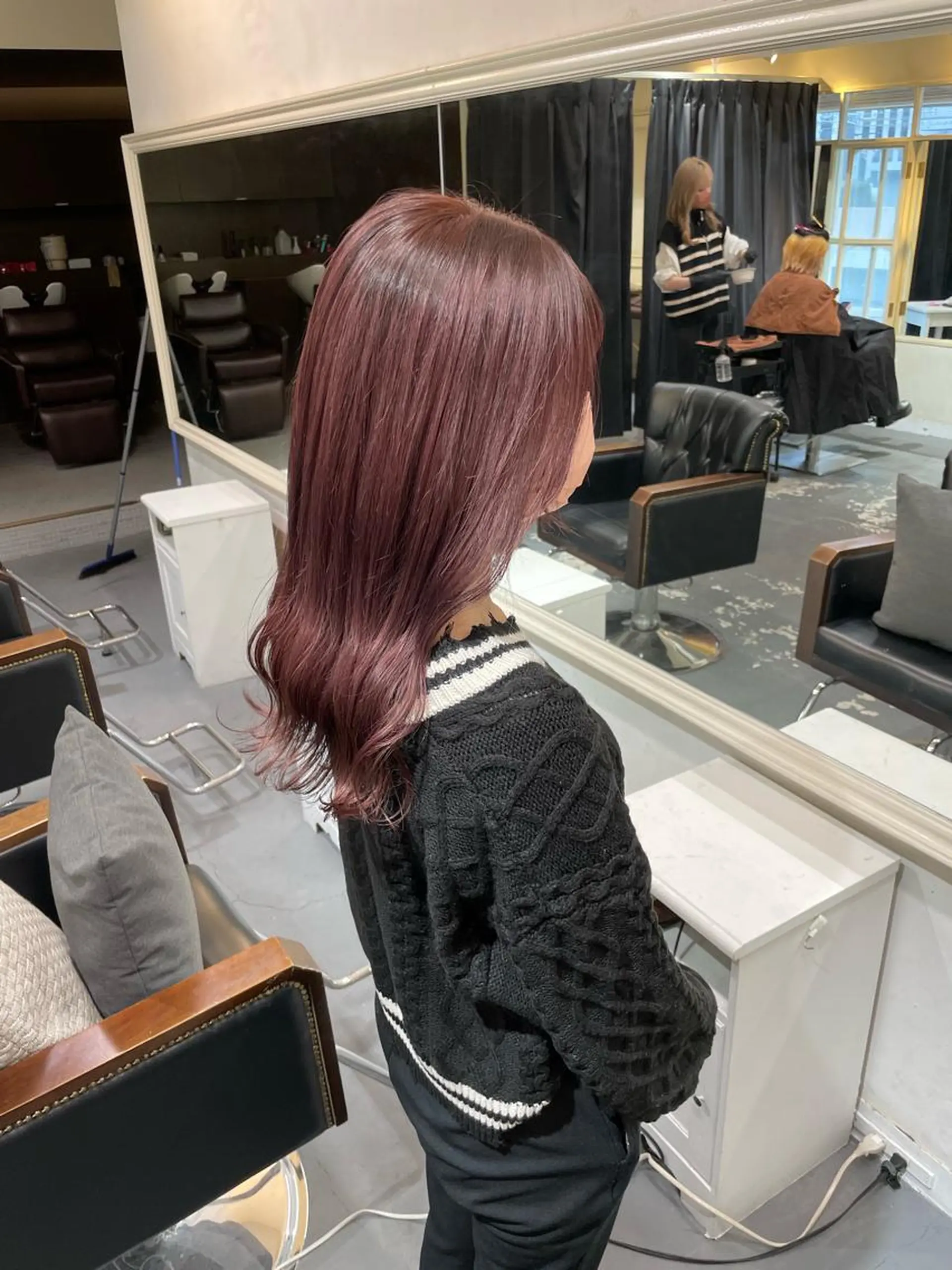 セミロング カラー ヘアカラー ぱつっとボブ 古家 佑真のヘアスタイル