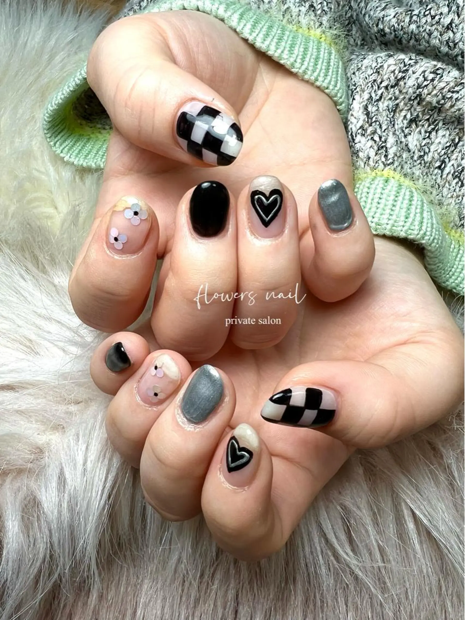 ネイル ジェルネイル ホログラムネイル 韓国ネイル 持ち込み パラジェル flowers nailのネイルデザイン