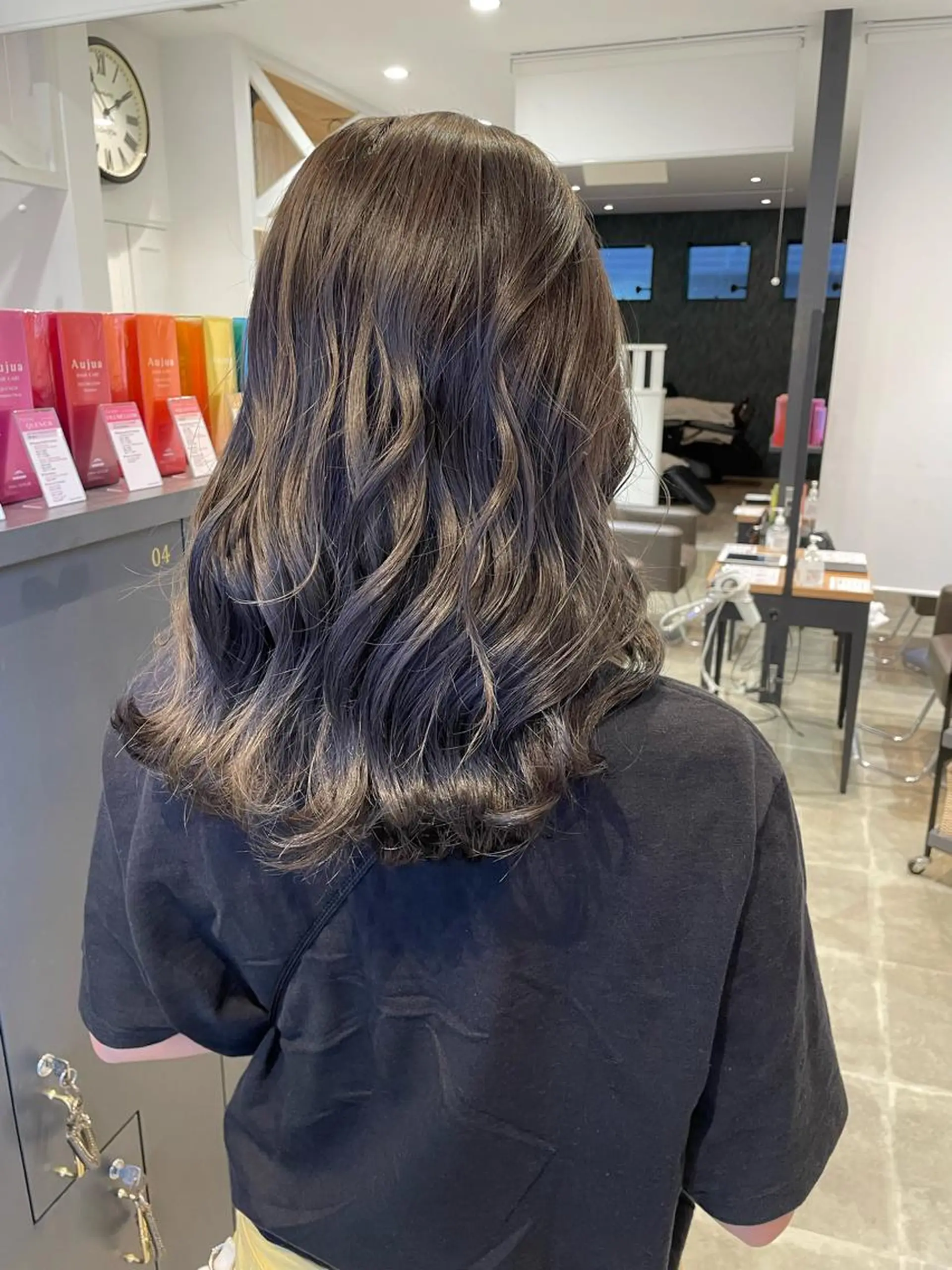 セミロング カラー カット ヘアカラー 細沼 葵のヘアスタイル
