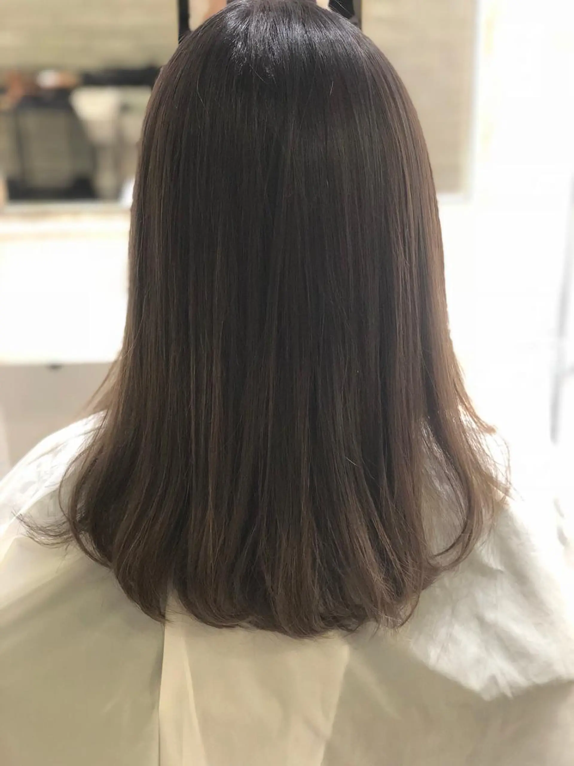セミロング カラー グラデーションカラー グレージュ ハイライトカラー ハイライト カット ヘアカラー トリートメント 渡辺 加菜子のヘアスタイル