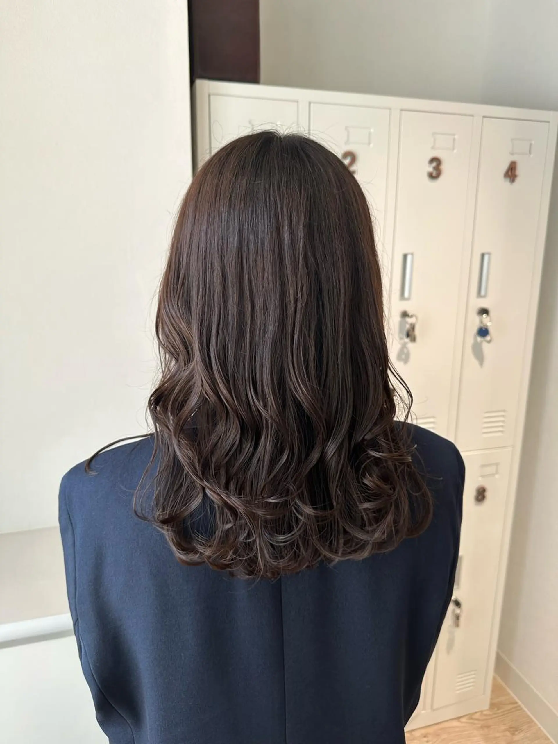 セミロング カラー ブラウンカラー ダークブラウン カット ヘアカラー Annie 吉田 裕美のヘアスタイル