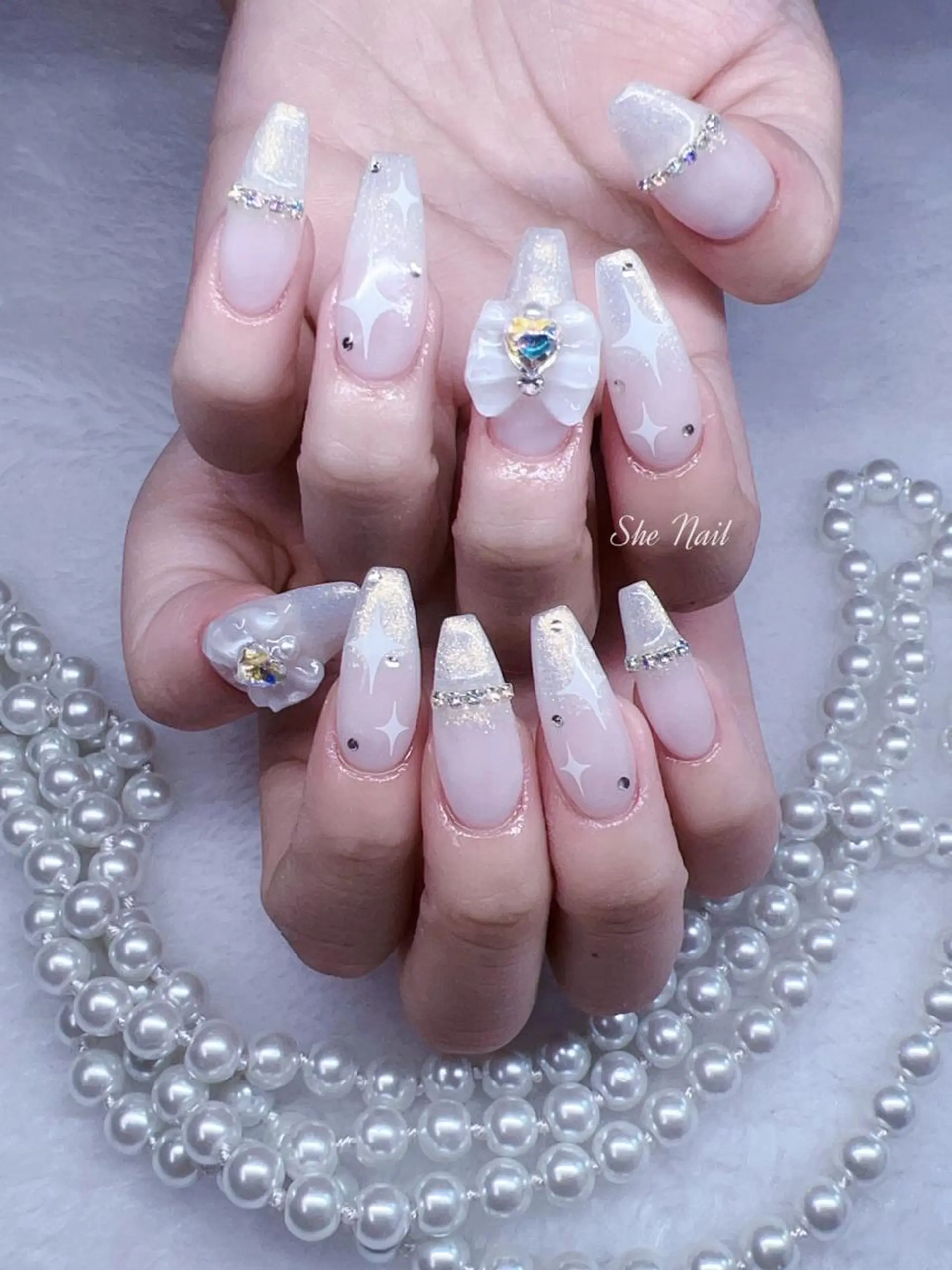 ネイル チークネイル フレンチネイル キラキラネイル 韓国ネイル マグネットネイル ハンドネイル She   Nail所属・ISA_ BELLAのネイルデザイン