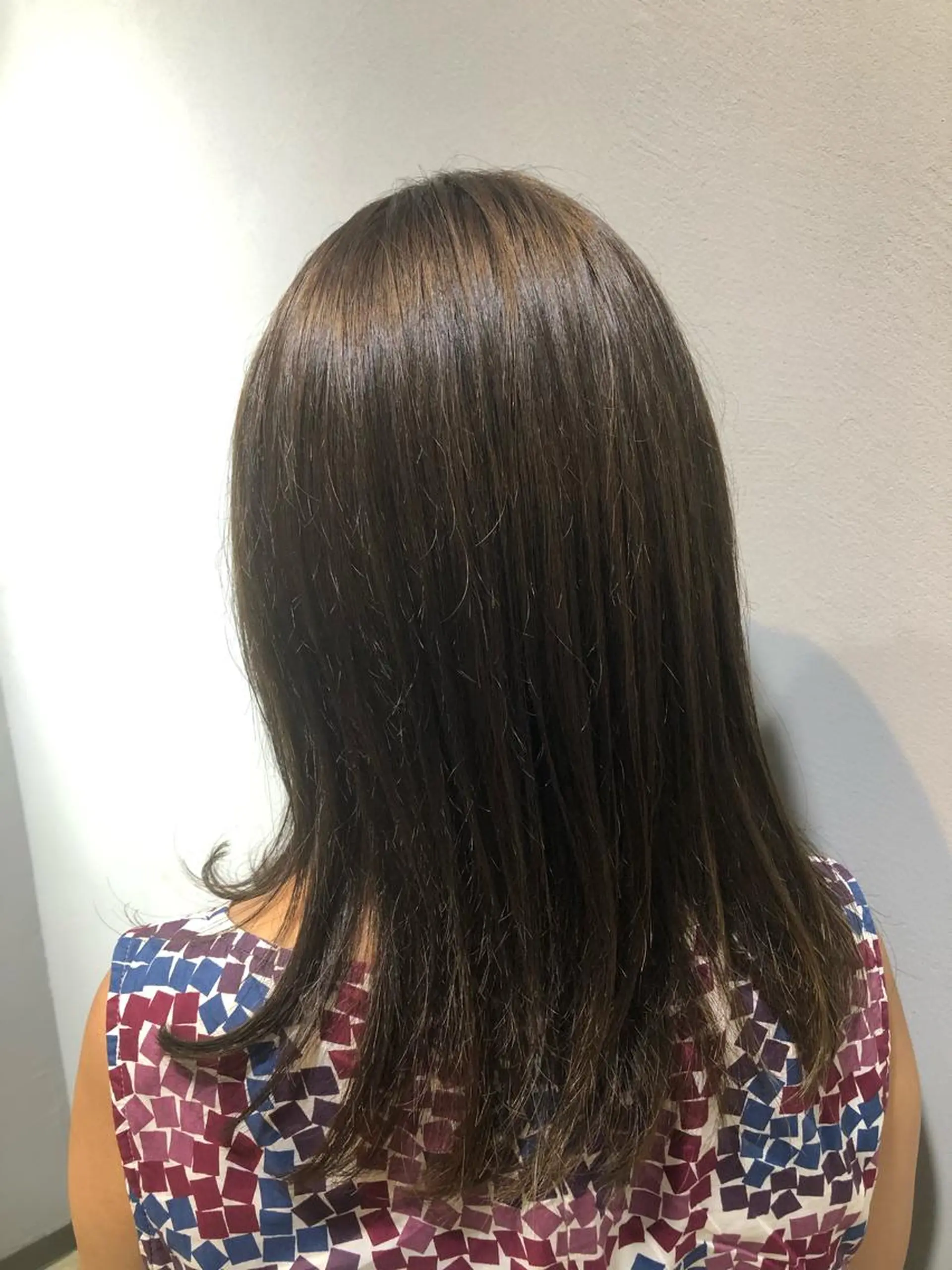 ミディアム カラー ダークグレー ダークグレージュ グレージュ 髪質改善 Yoshiのヘアスタイル