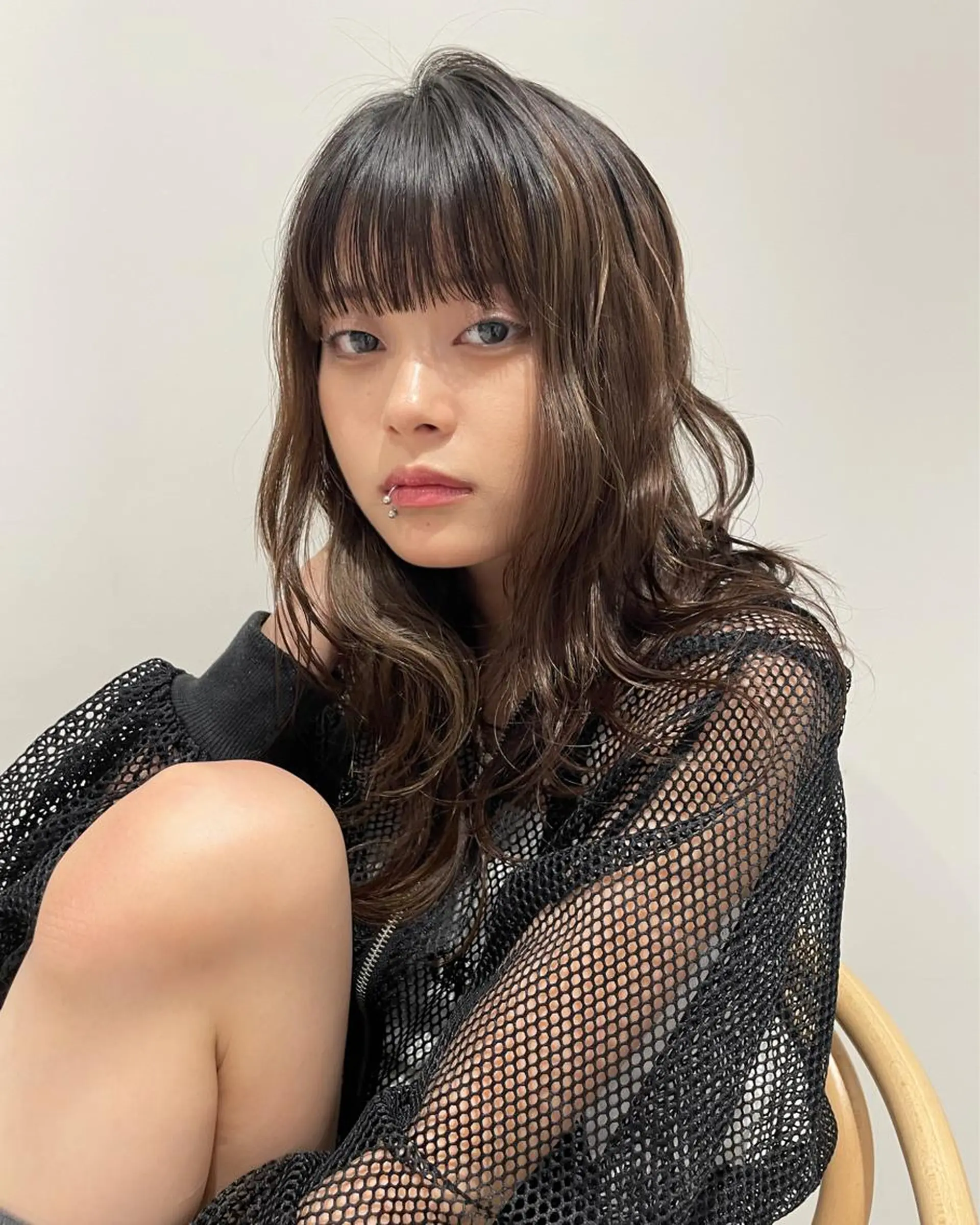 セミロング カラー パーマ ヘアアレンジ 耳つぼ屋さん ‎🤍りりのヘアスタイル